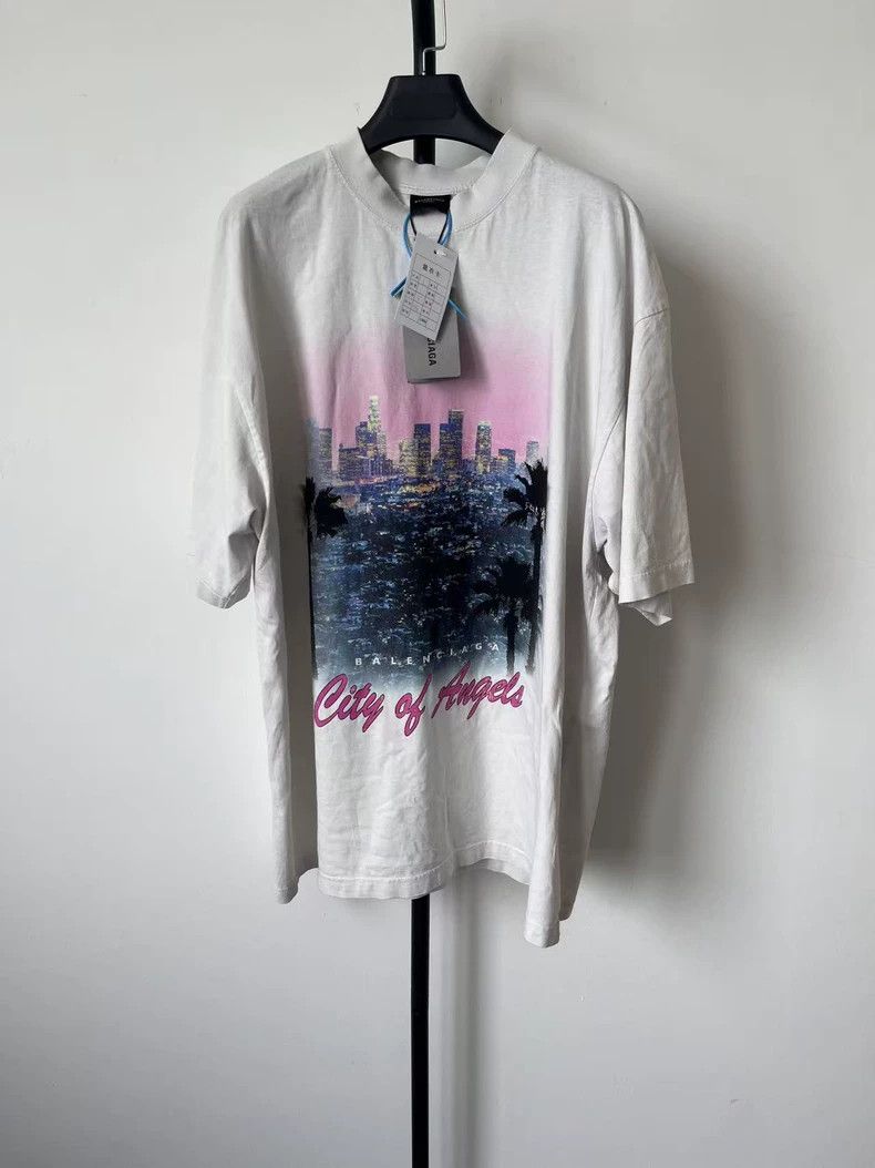 Balenciaga Balenciaga City of Angels Graffiti Cotton Crew Neck Short Size US L / EU 52-54 / 3 - 1 Thumbnail