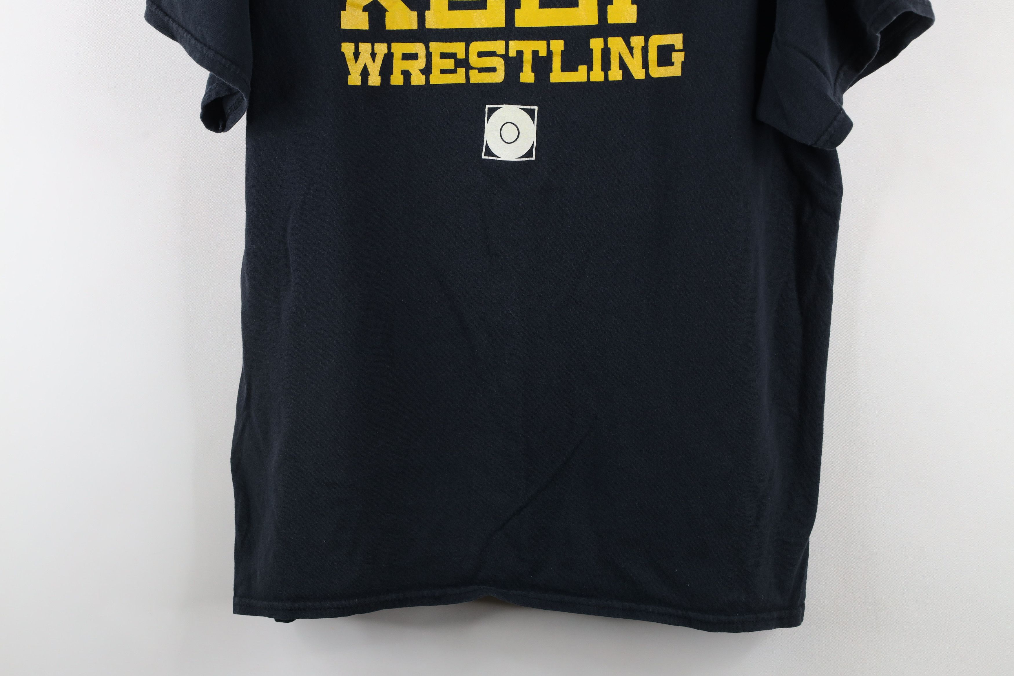 Vintage Vintage Cliff Keen Spell Out Keep Wrestling Wrestler T-Shirt Size US L / EU 52-54 / 3 - 3 Thumbnail