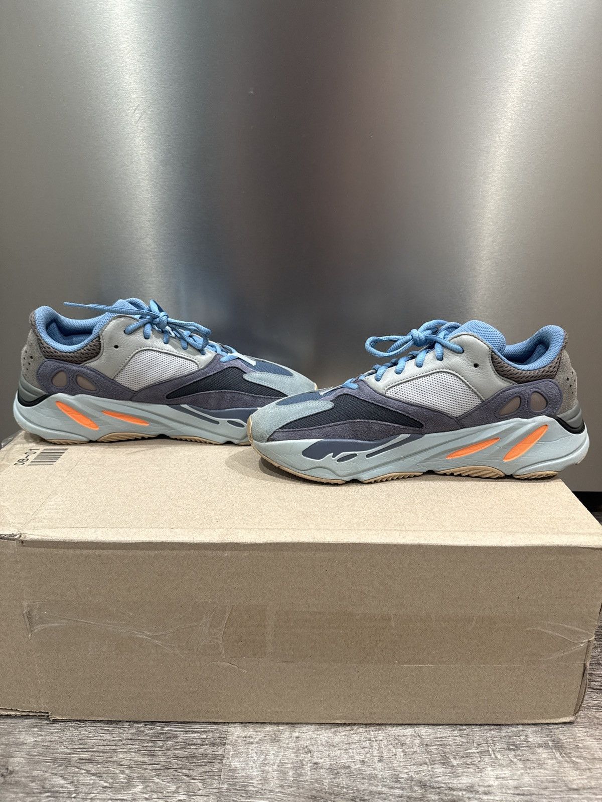 Yeezy Yeezy 700 Carbon Blue Size US 10 / EU 43 - 2 Thumbnail