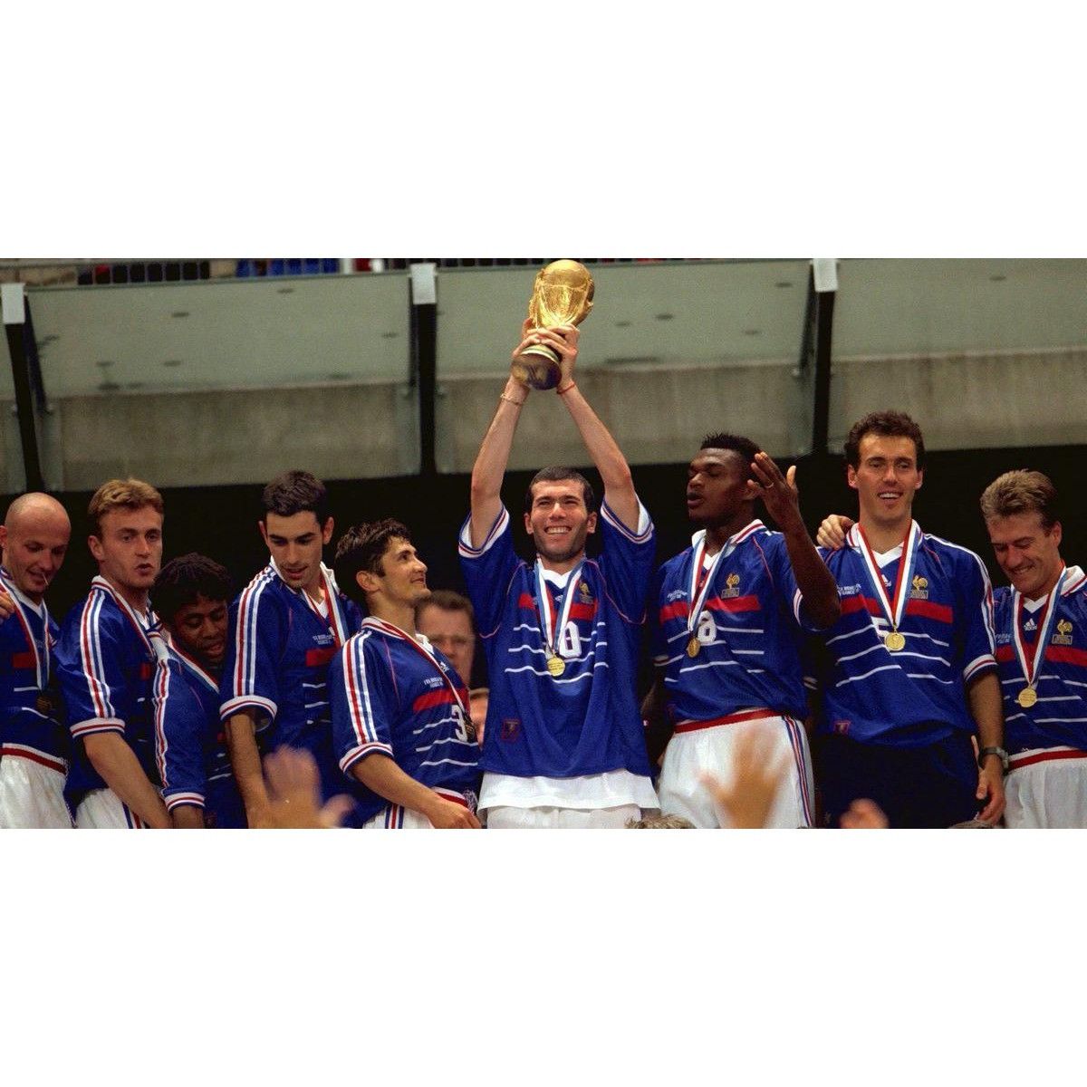 Adidas Zidane France 1998 WORLD CUP FINAL Home Soccer Jersey L Size US L / EU 52-54 / 3 - 8 Thumbnail