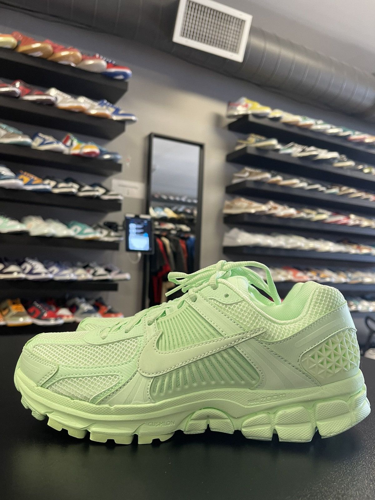 Nike Size 8.5 - Nike Zoom Vomero 5 Lime Green Clean! Size US 8.5 / EU 41-42 - 1 Thumbnail