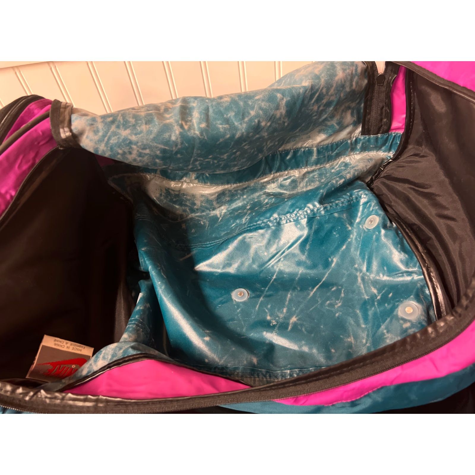 Nike VINTAGE Nike Flight Duffle Gym Bag Men Teal Purple Gray Tag Nylon Bag Size ONE SIZE - 4 Thumbnail