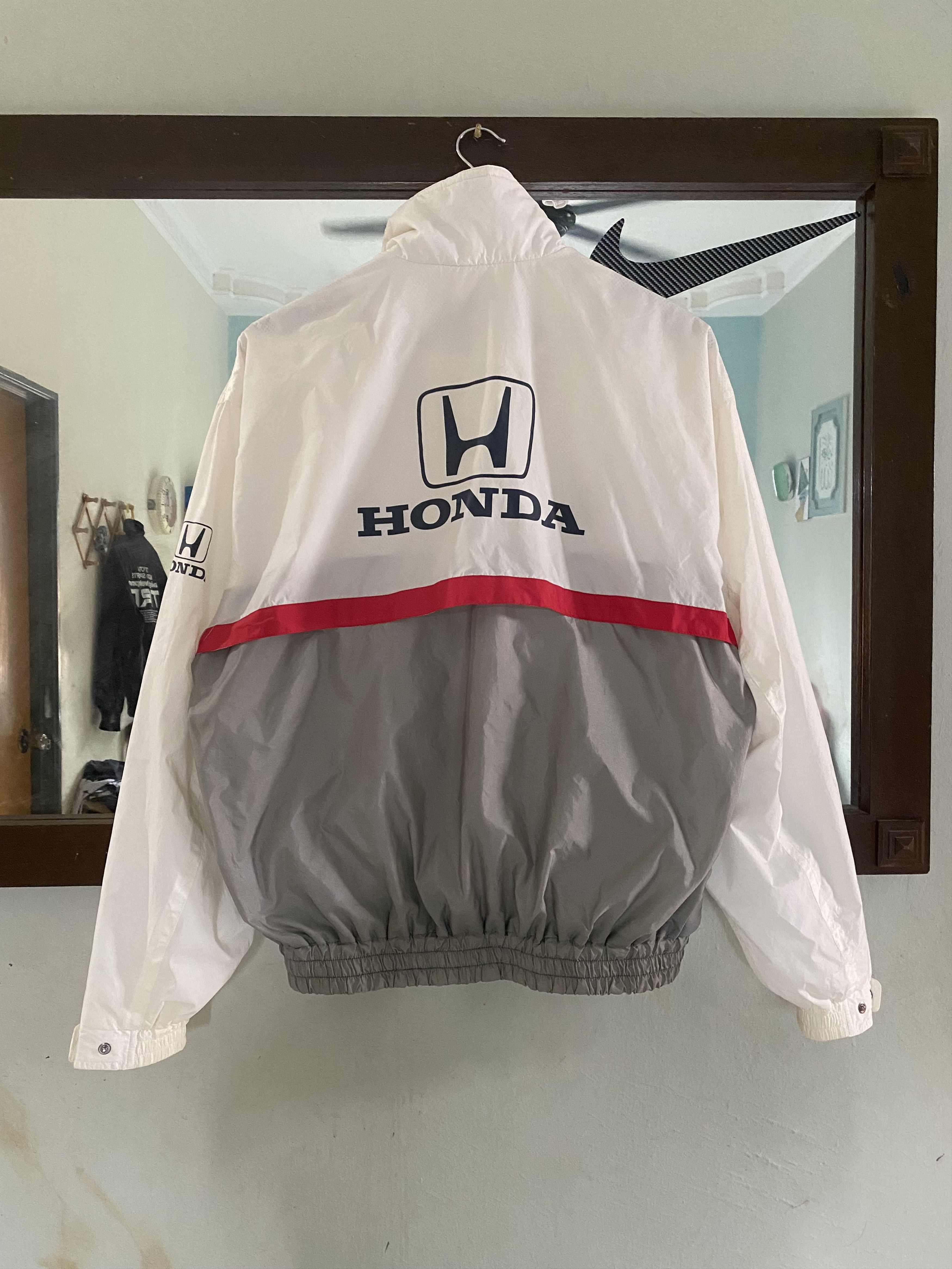 Vintage Vintage HONDA British American Racing Light Jacket Size US L / EU 52-54 / 3 - 1 Thumbnail
