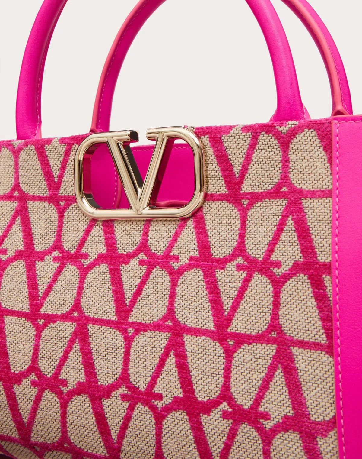 Valentino oc11z0725 Size:OS/Toile Iconographe Handbag in Pink Size ONE SIZE - 7 Thumbnail