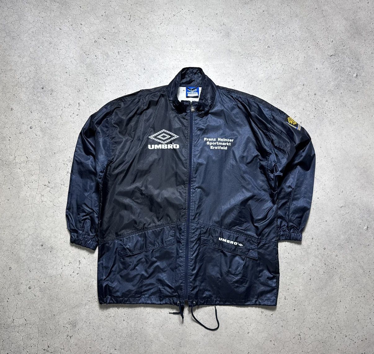 Umbro Umbro Pro Training Big Logo Nylon Light Jacket Vintage Size US XXL / EU 58 / 5 - 1 Thumbnail