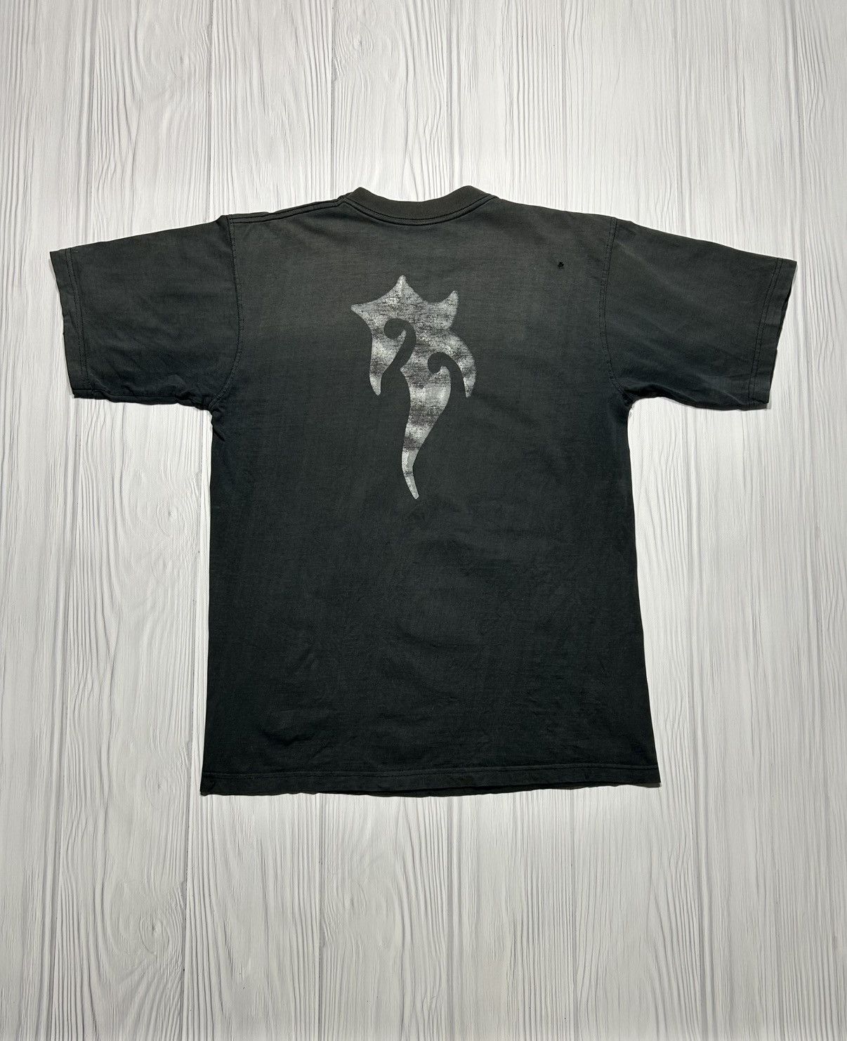 Vintage Vintage Y2K Never Land Tribal T-Shirt Size US S / EU 44-46 / 1 - 2 Thumbnail