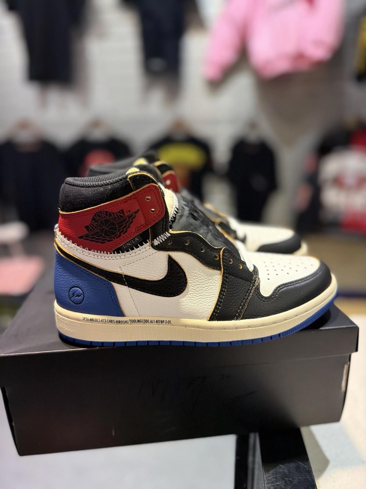 Jordan Brand Air Jordan 1 x Union x Fragment Black and Varsity Red (6.5) Size US 6.5 / EU 39-40 - 1 Thumbnail