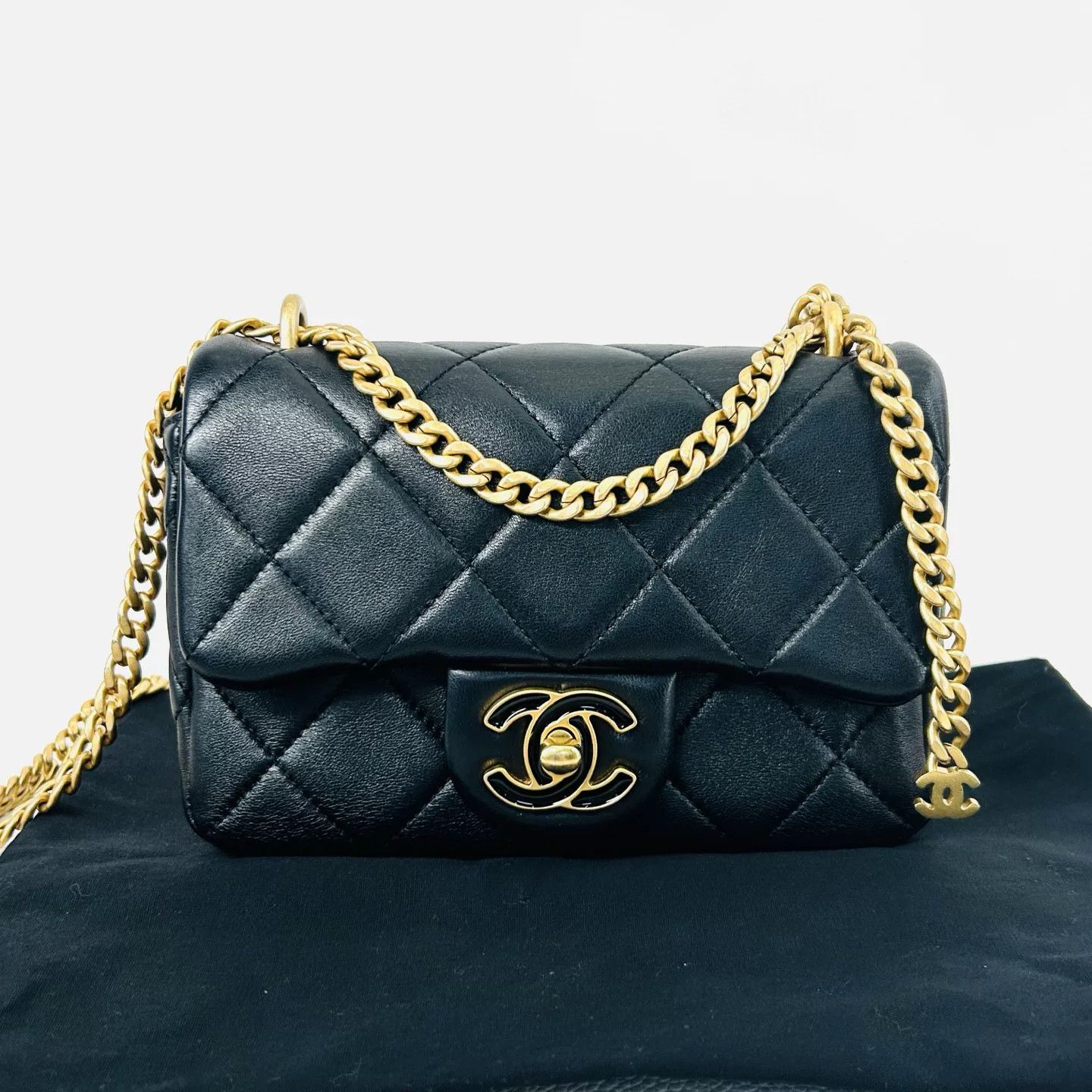 Chanel Pre-loved Bag Very good condition Size ONE SIZE - 1 Thumbnail