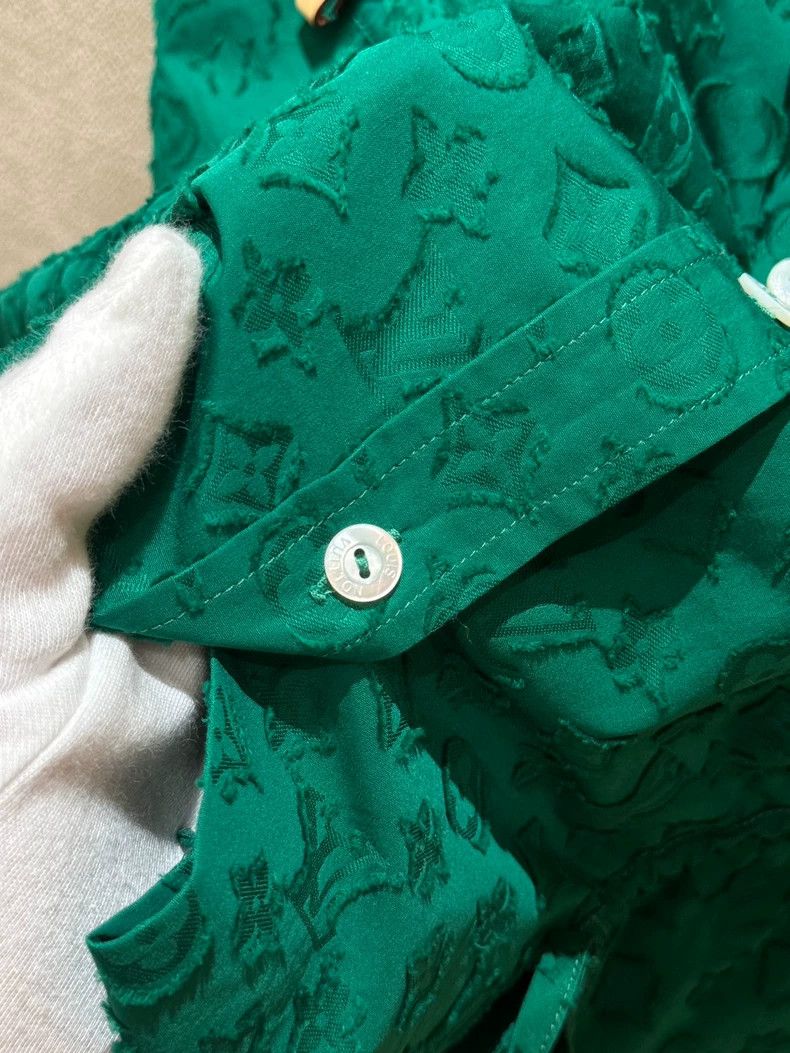 Louis Vuitton louis vuitton Green full logo sleeveless shirt Size XS / US 0-2 / IT 36-38 - 4 Thumbnail