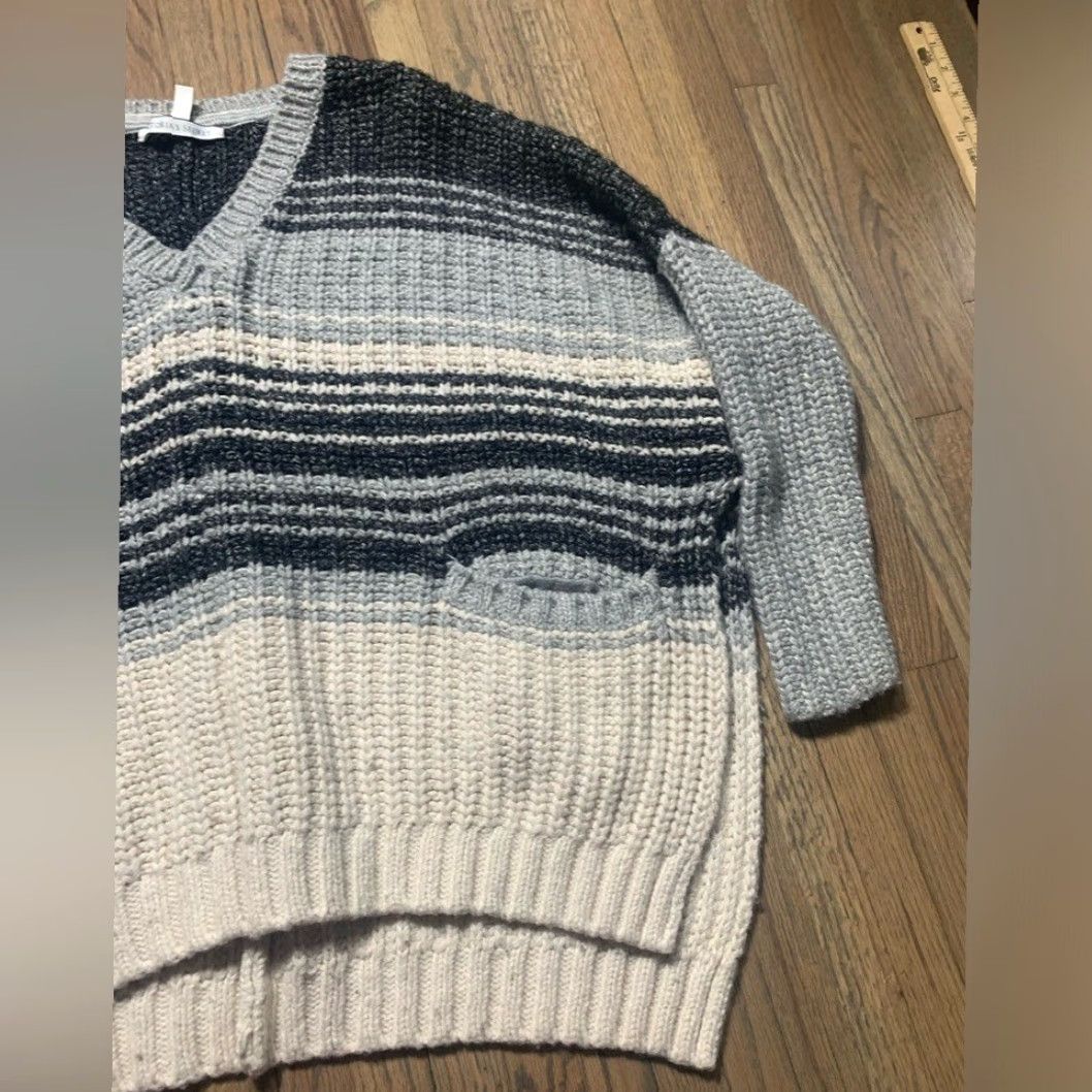 Victoria's Secret Victoria's Secret XS sweater Multicolor Pullover Women XS Regular Pullover Victoria's Secret Women XS Multicolor Pullover Size XS / US 0-2 / IT 36-38 - 4 Thumbnail