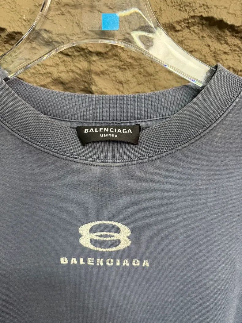 Balenciaga Balenciaga Distressed Light Blue T-Shirt Size US M / EU 48-50 / 2 - 3 Thumbnail