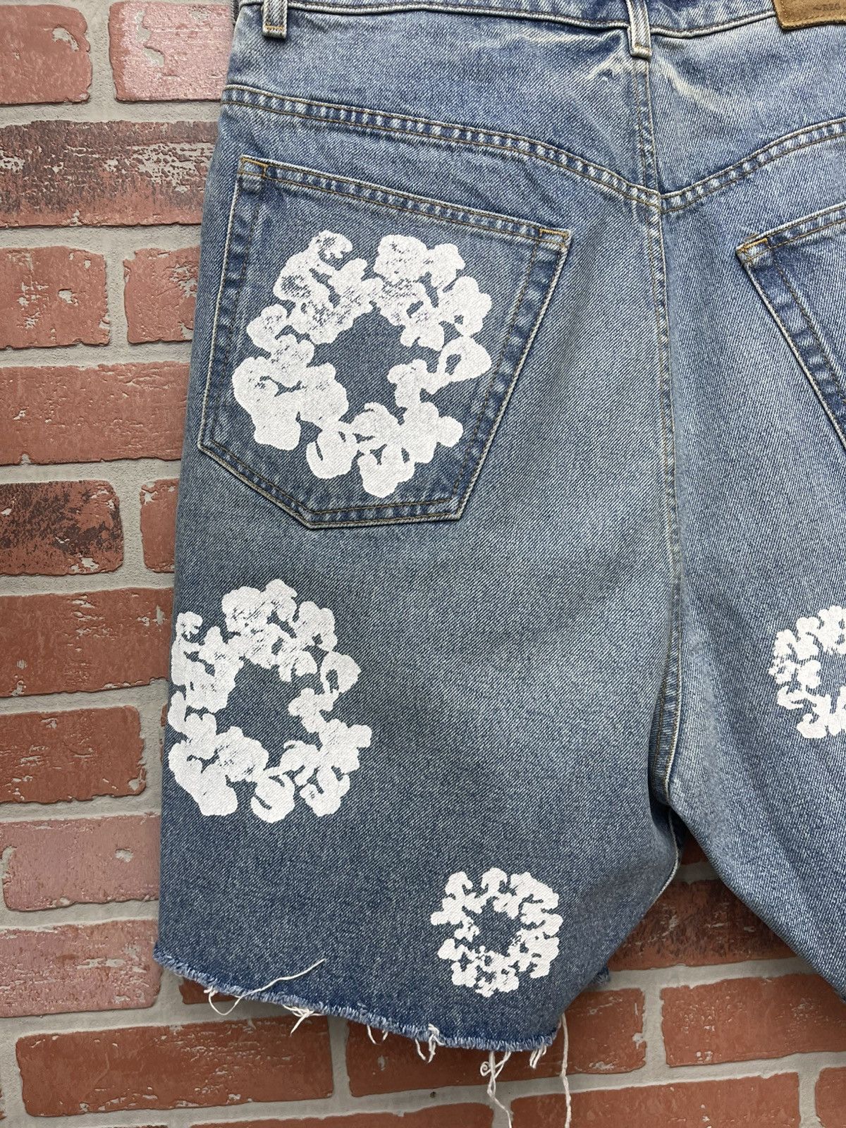 DENIM TEARS Size L - Denim Tear Cotton Wreath Blue Denim Shorts Size US 34 / EU 50 - 6 Thumbnail