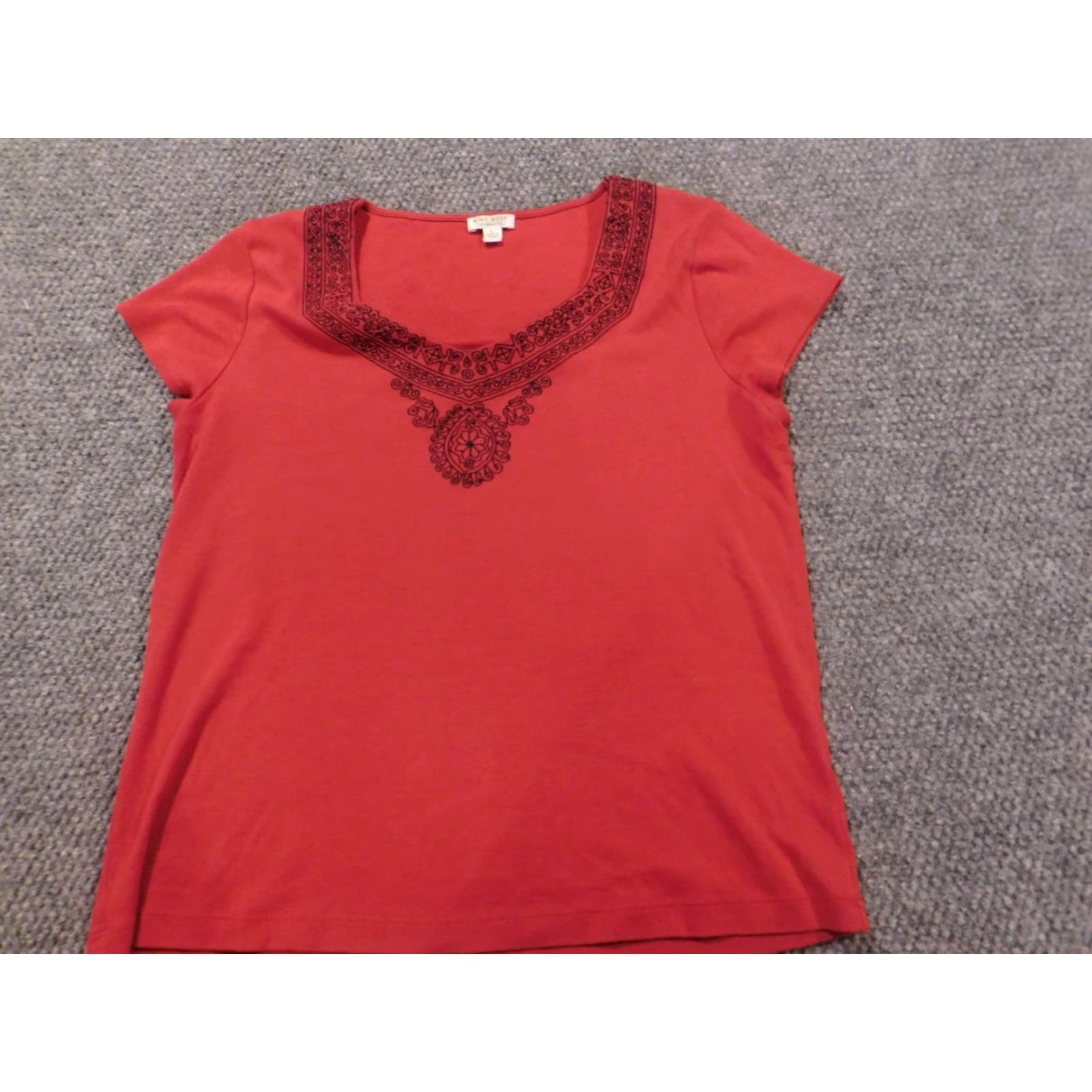 Nine West Nine West Blouse Womens L Red Pullover Casual Rayon Crew Neck Short Sleeve Regular Button Pattern Solid Size L / US 10 / IT 46 - 3 Thumbnail