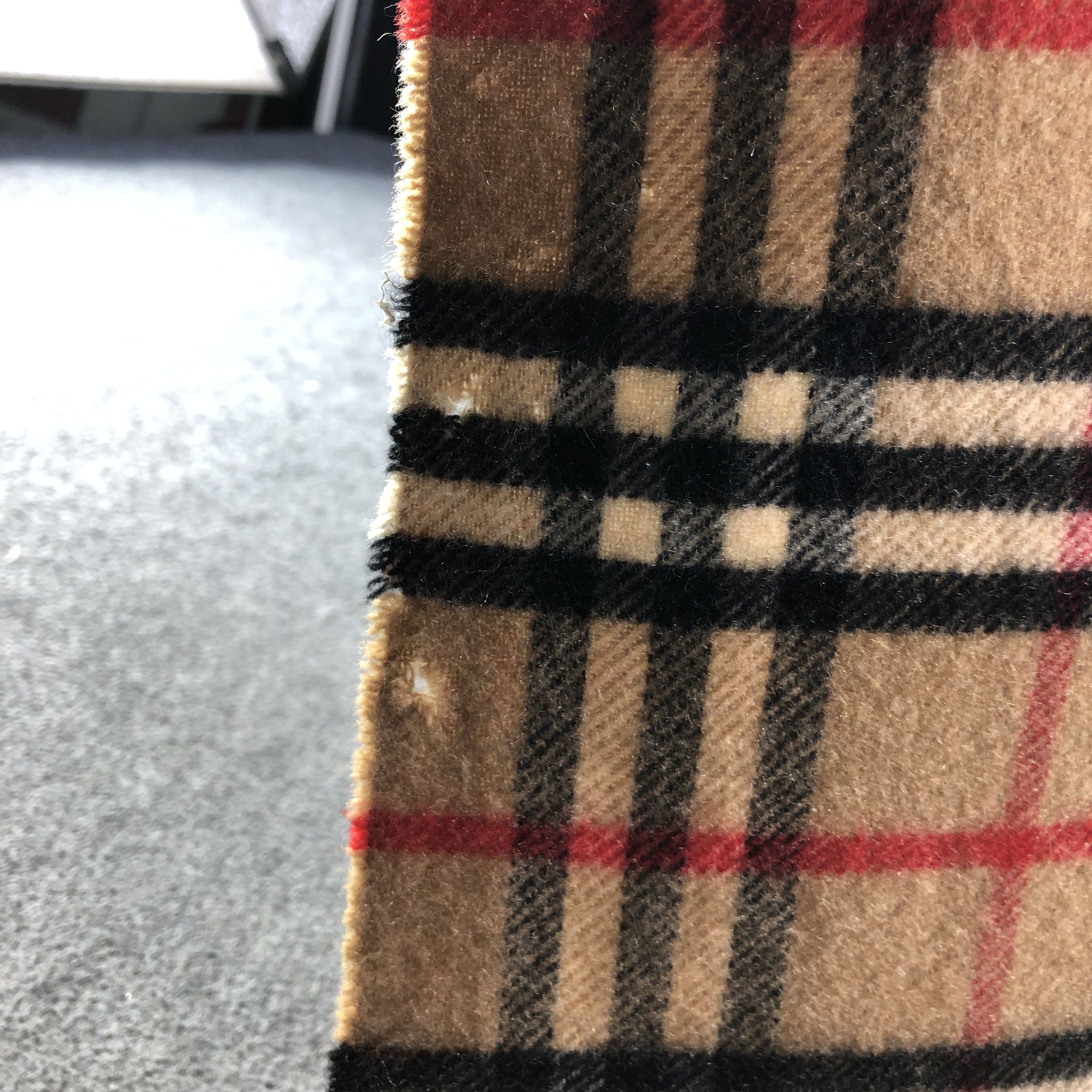 Burberry Burberrys Nova Check Tan Wool Scarf Muffler V2696 Size ONE SIZE - 18 Thumbnail