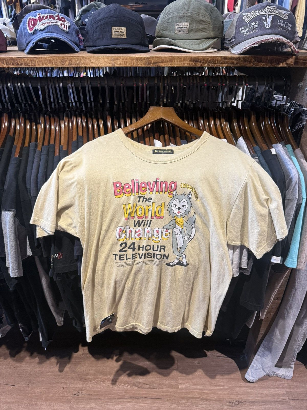 Japanese Brand 90’s 24 HOUR TELEVISION CAT BIG CENTRAL LOGO VINTAGE Y2K TEE Size US L / EU 52-54 / 3 - 1 Thumbnail