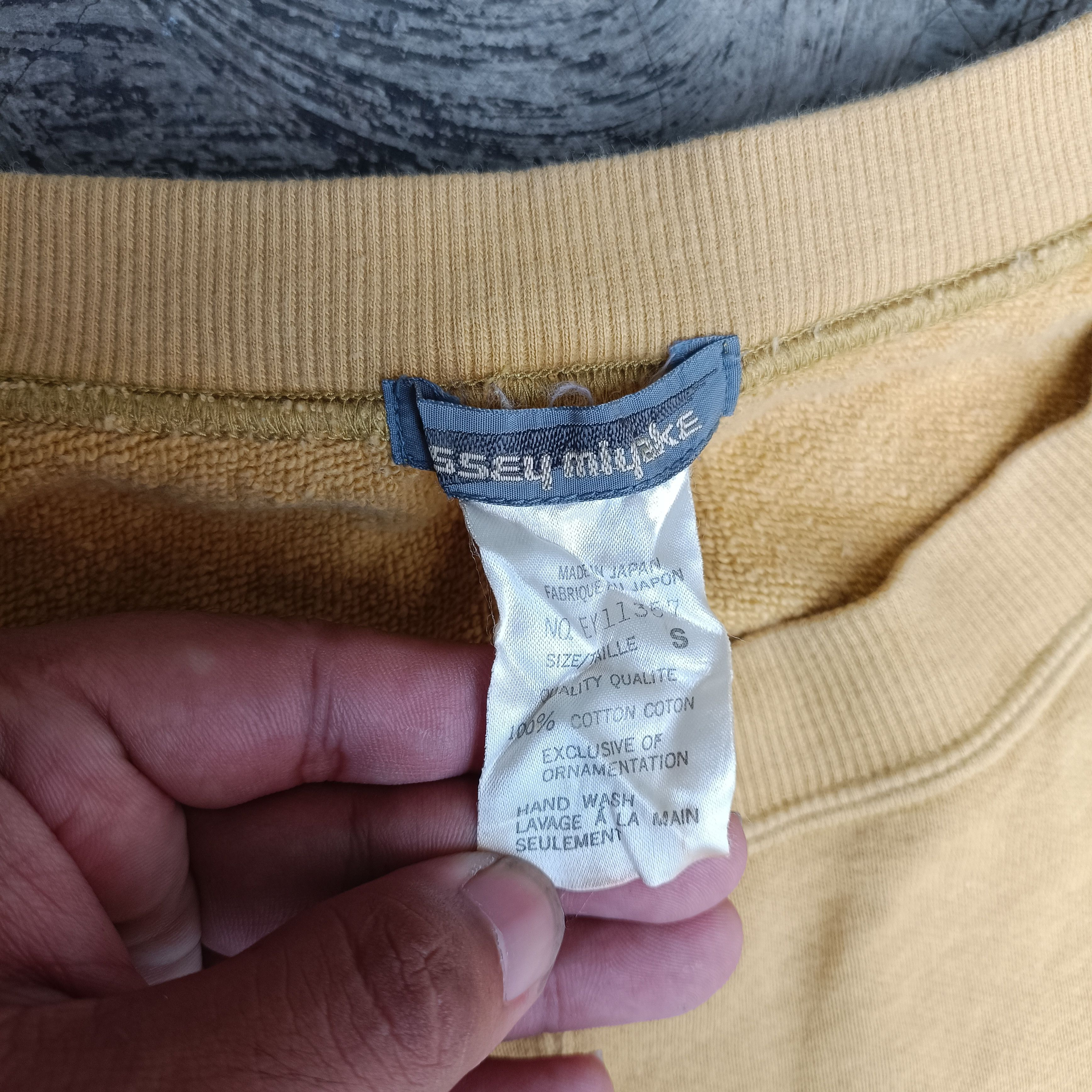 Issey Miyake Vintage Issey Miyake Yellow Sweat Tops Size S / US 4 / IT 40 - 5 Thumbnail