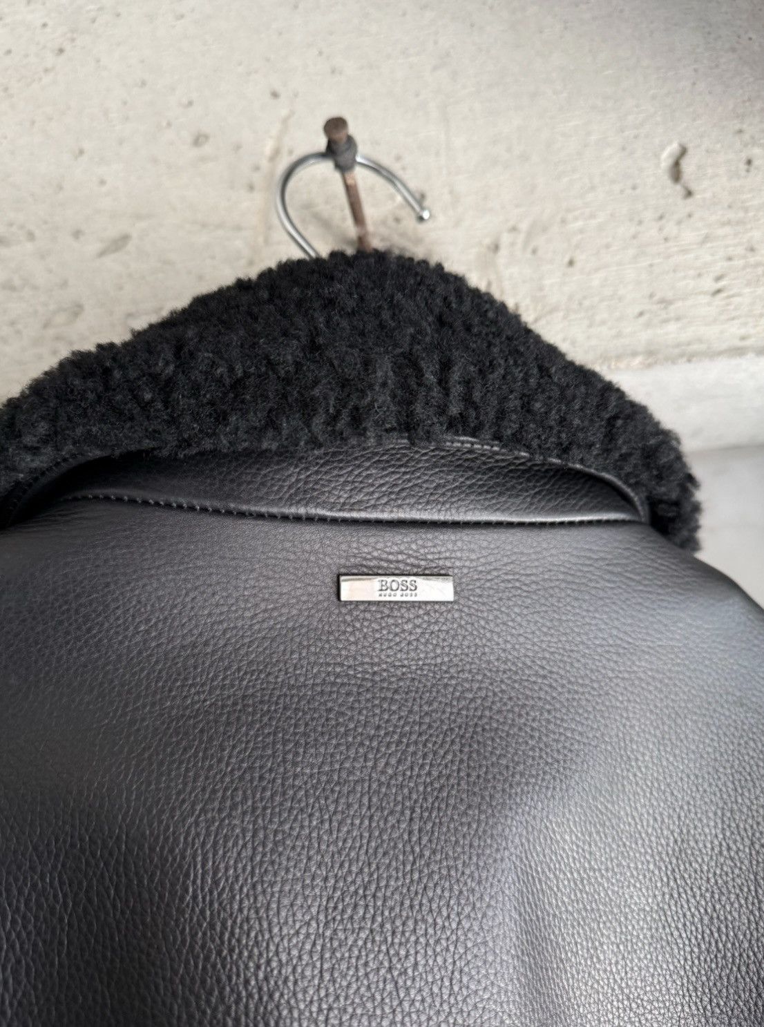 Hugo Boss HUGO BOSS Black Cow Leather Shearling Collar Jacket Size US S / EU 44-46 / 1 - 12 Thumbnail
