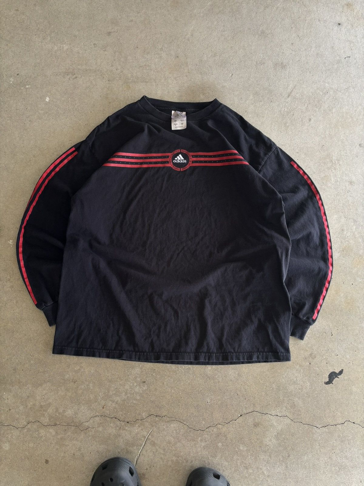 Adidas Vintage 90s Adidas Triple Striped Red On Black Longsleeve Size US L / EU 52-54 / 3 - 1 Thumbnail