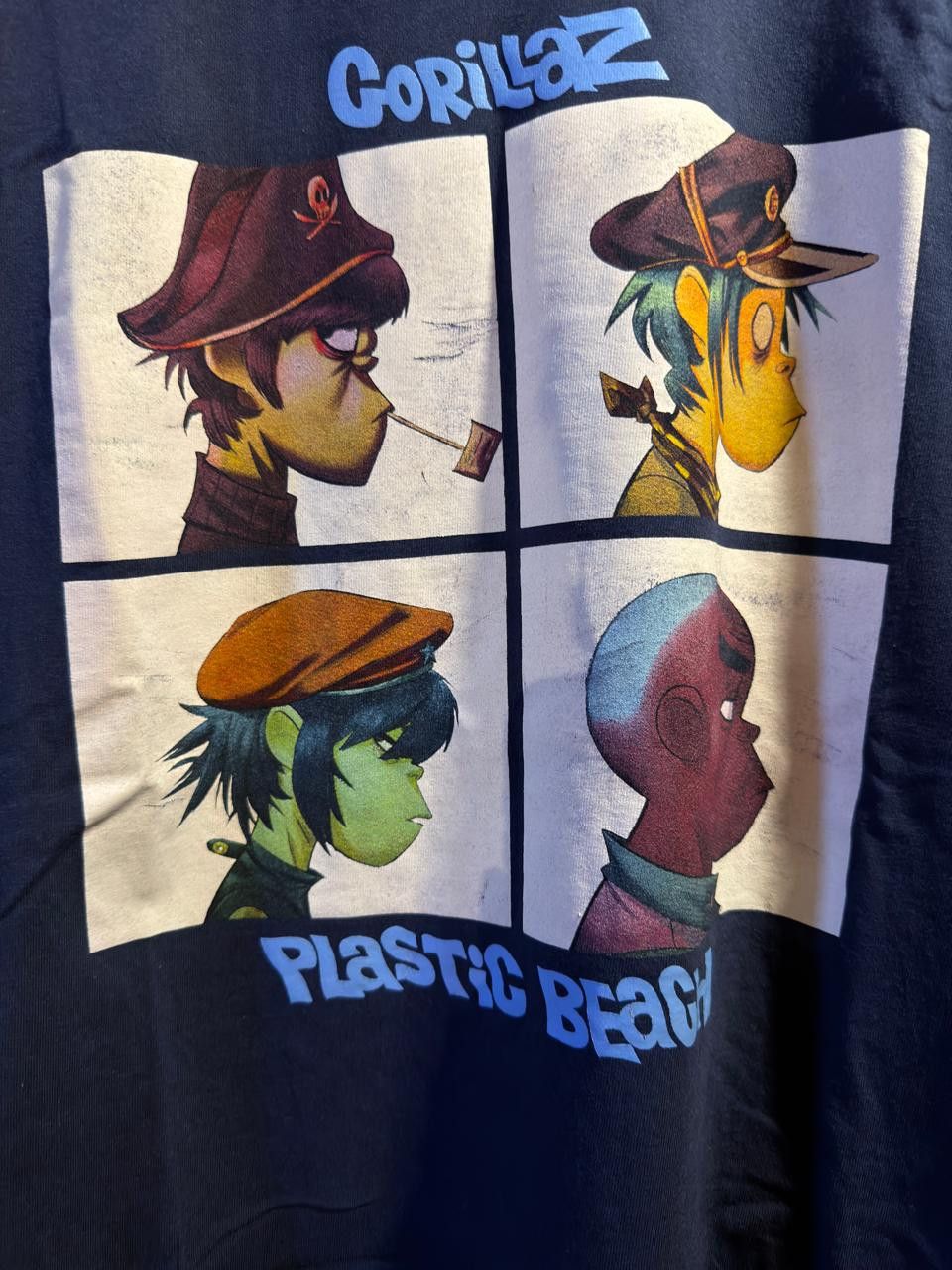 Band Tees 🔥RARE🔥 Vintage Gorillaz Plastic Beach Tour T-Shirt Size US L / EU 52-54 / 3 - 2 Thumbnail