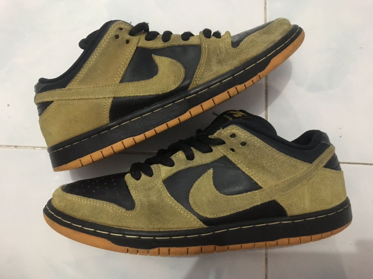 Nike Nike SB Dunk Low pro IOWA Size US 8.5 / EU 41-42 - 2 Thumbnail