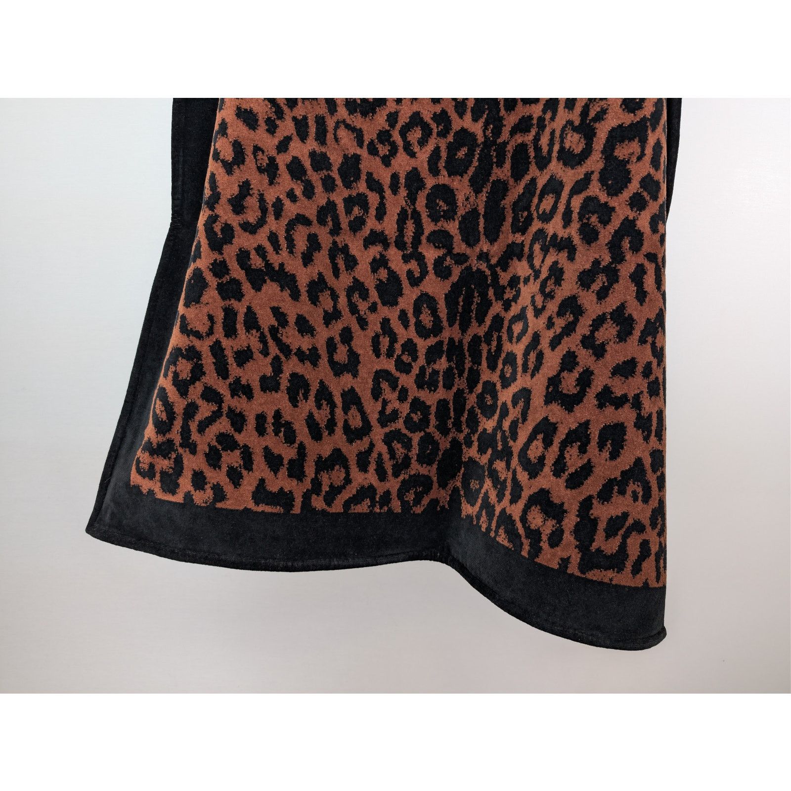 Tom Ford o1rshd1 Size: OS / Towel Towel In Leopard Brown Size ONE SIZE - 7 Thumbnail