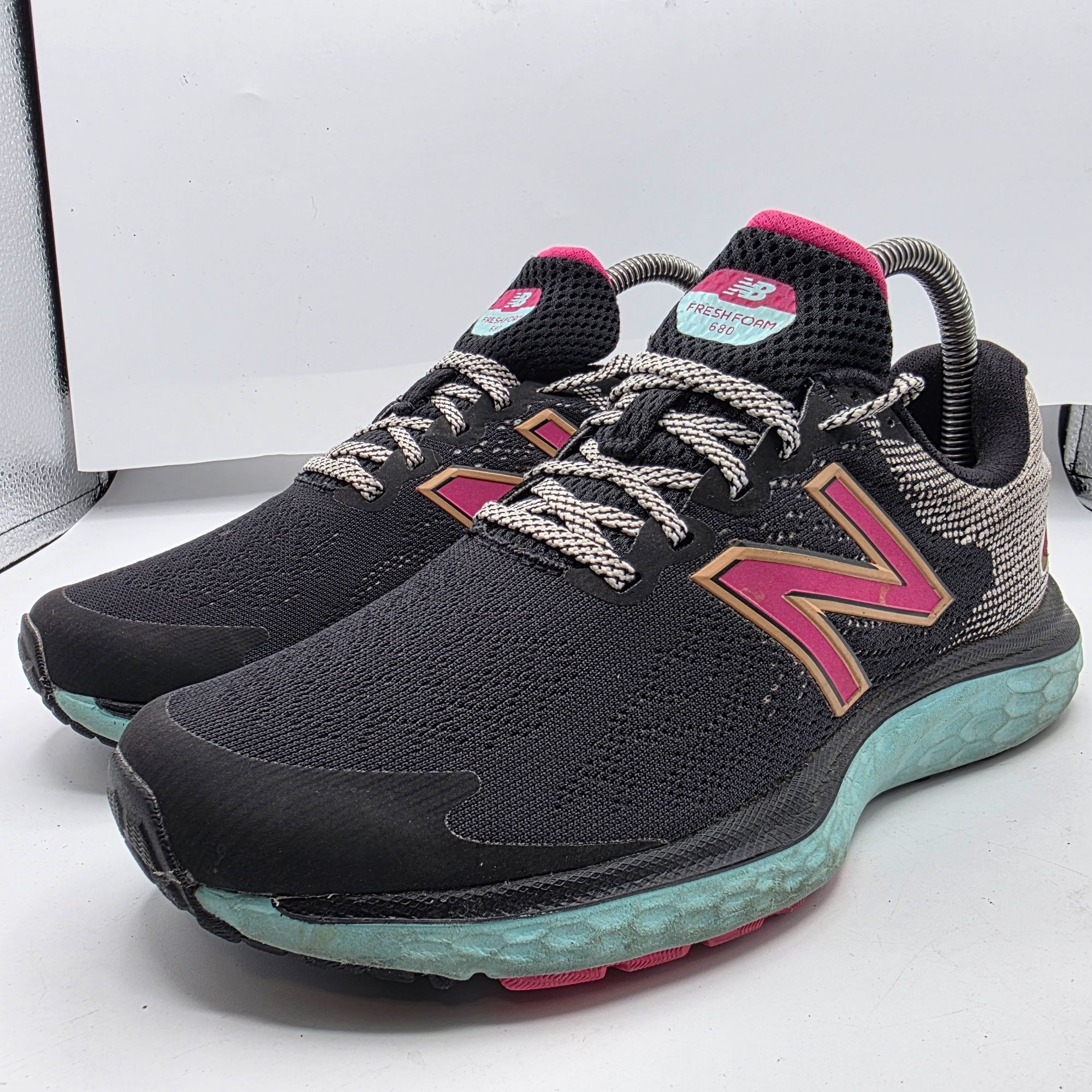 New Balance New Balance Fresh Foam 680v7 Womens 8.5 Black Pink Athletic Size US 8.5 / IT 38.5 - 4 Thumbnail