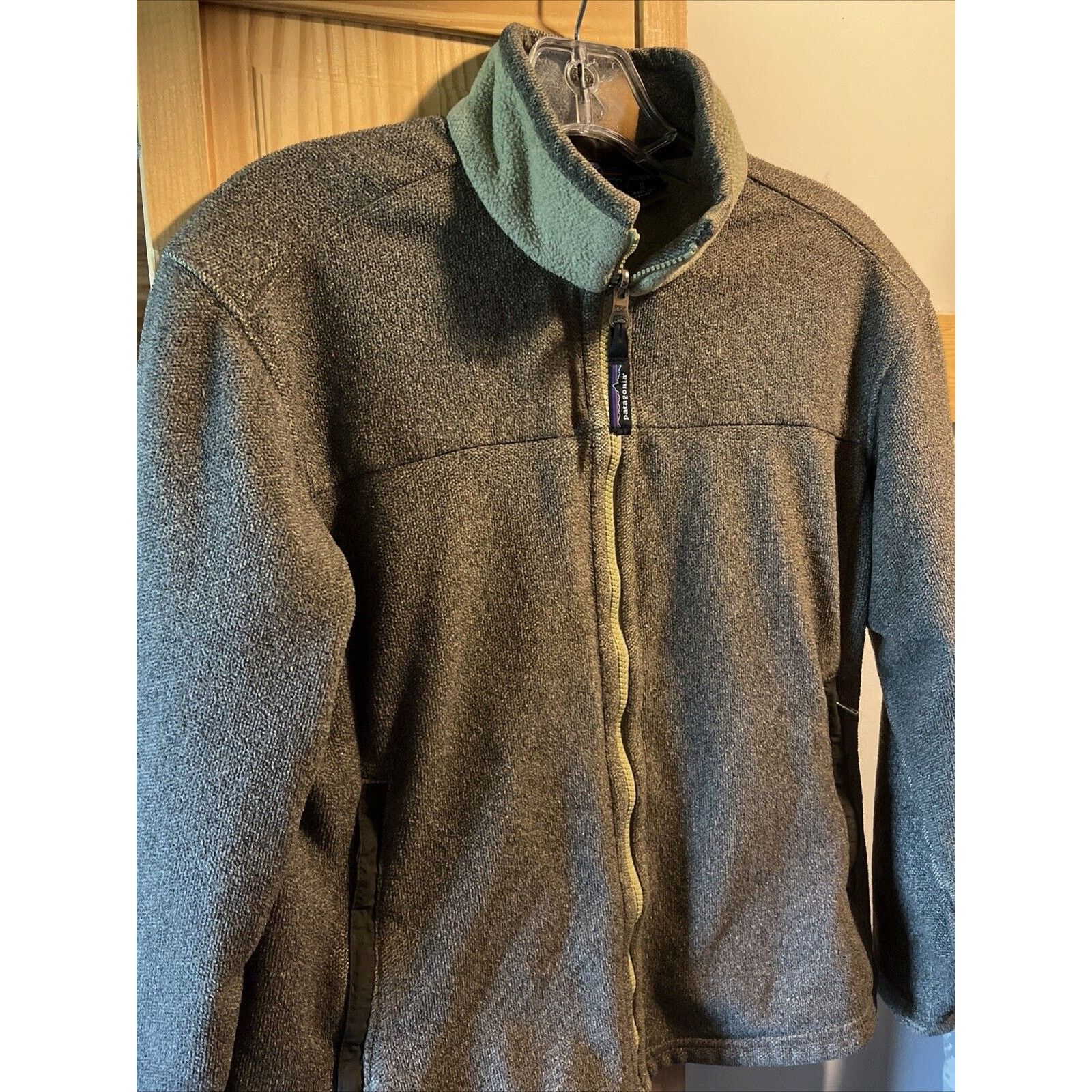 Patagonia Patagonia Synchilla Fleece Womens Small Gray Full Zip Fleece Size S / US 4 / IT 40 - 2 Thumbnail