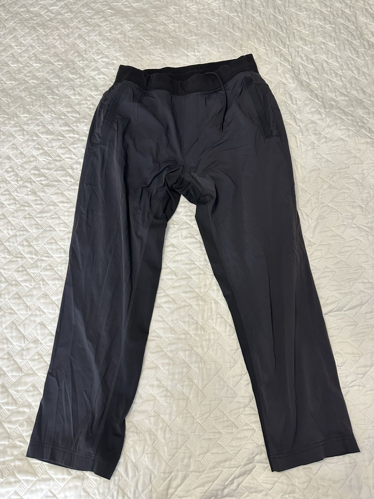Lululemon Lululemon jogger size medium Size US 32 / EU 48 - 1 Thumbnail