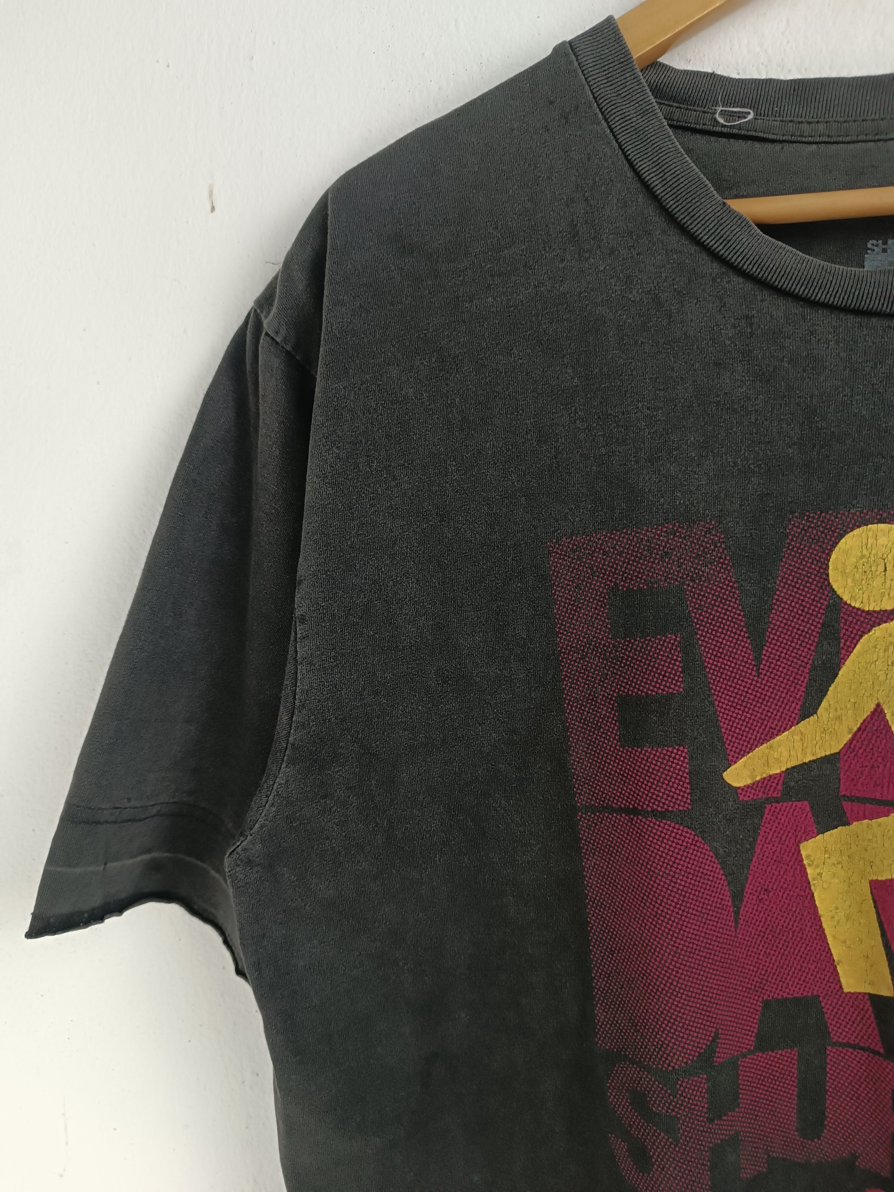 Band Tees THRASHED FADED VINTAGE Y2K LMFAO EVERYDAY IM SHUFFLIN GUETTA Size US L / EU 52-54 / 3 - 5 Thumbnail