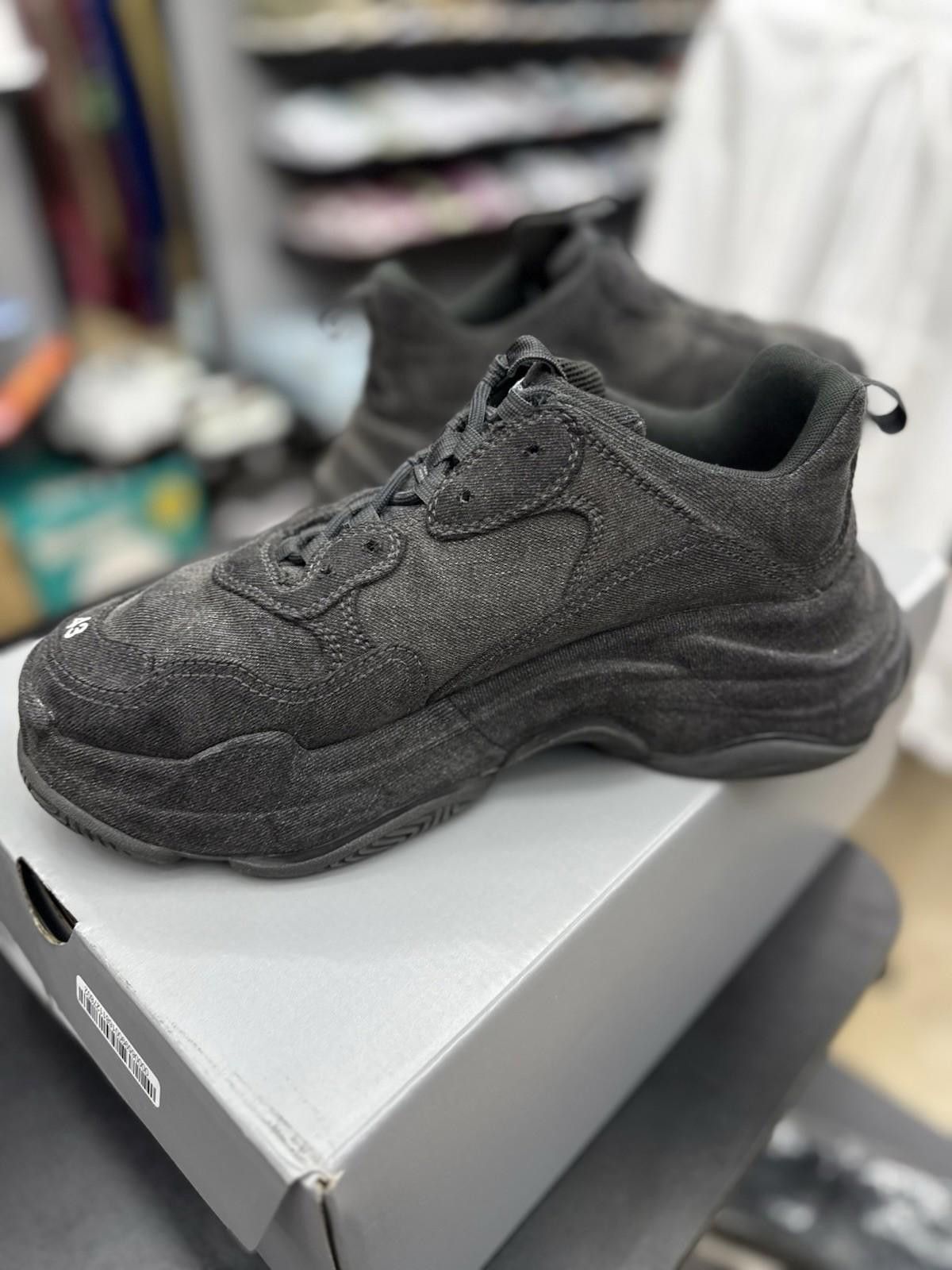 Balenciaga Balenciaga Triple S Denim Size 10US/43EU $1150 Retail Size US 10 / EU 43 - 10 Thumbnail