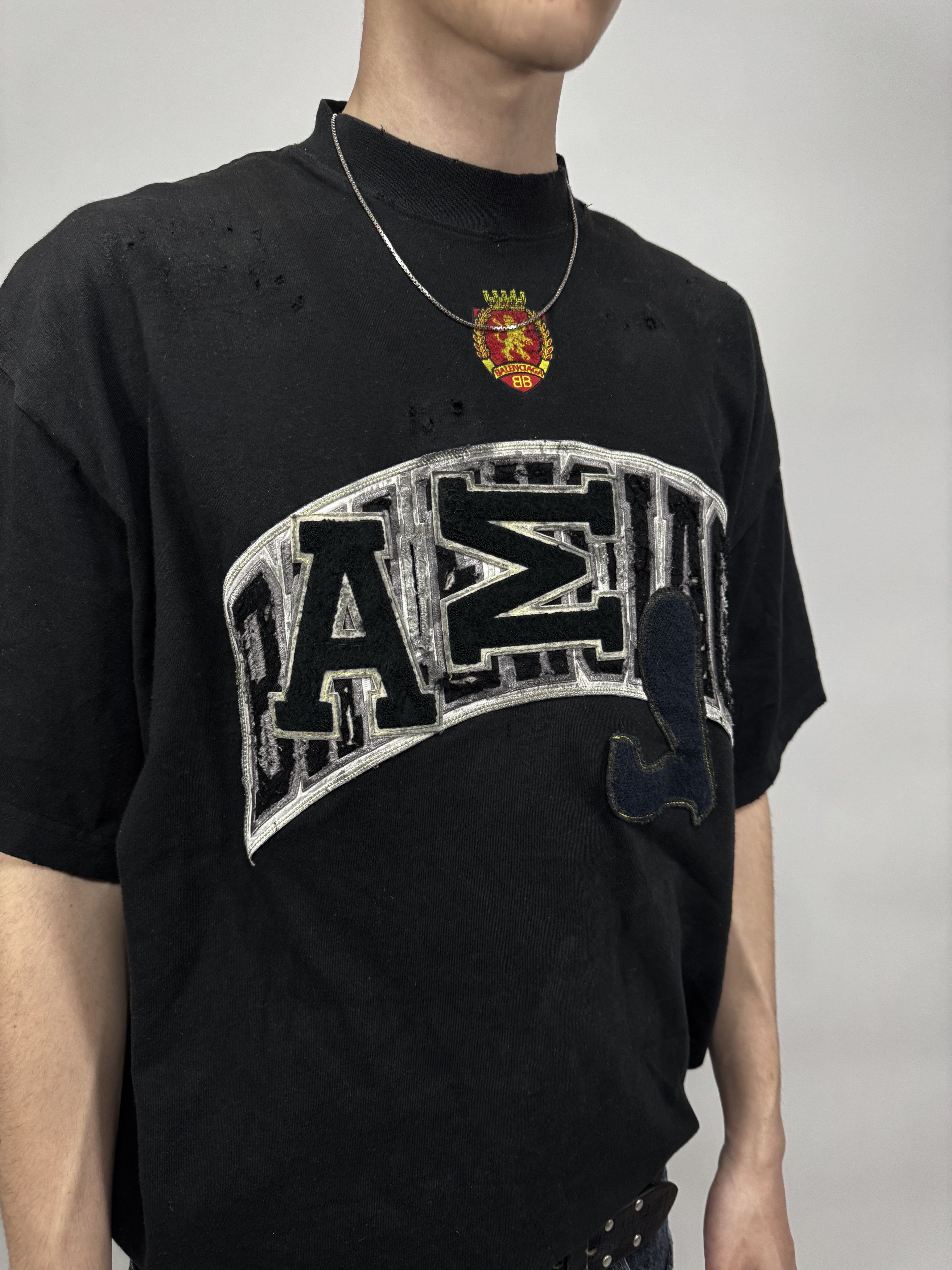 Balenciaga Oversized Distressed Logo-Appliquéd Cotton-Jersey T-Shirt Size US M / EU 48-50 / 2 - 2 Thumbnail