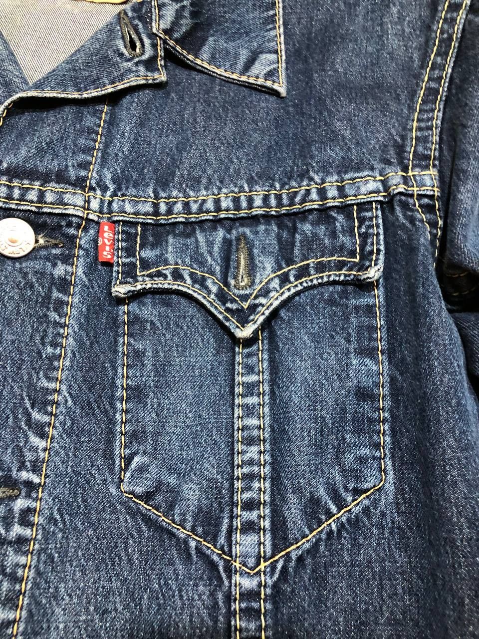 Levi's Levis Trucker Denim Jacket Size L Iconic Jean Western Size US L / EU 52-54 / 3 - 18 Thumbnail