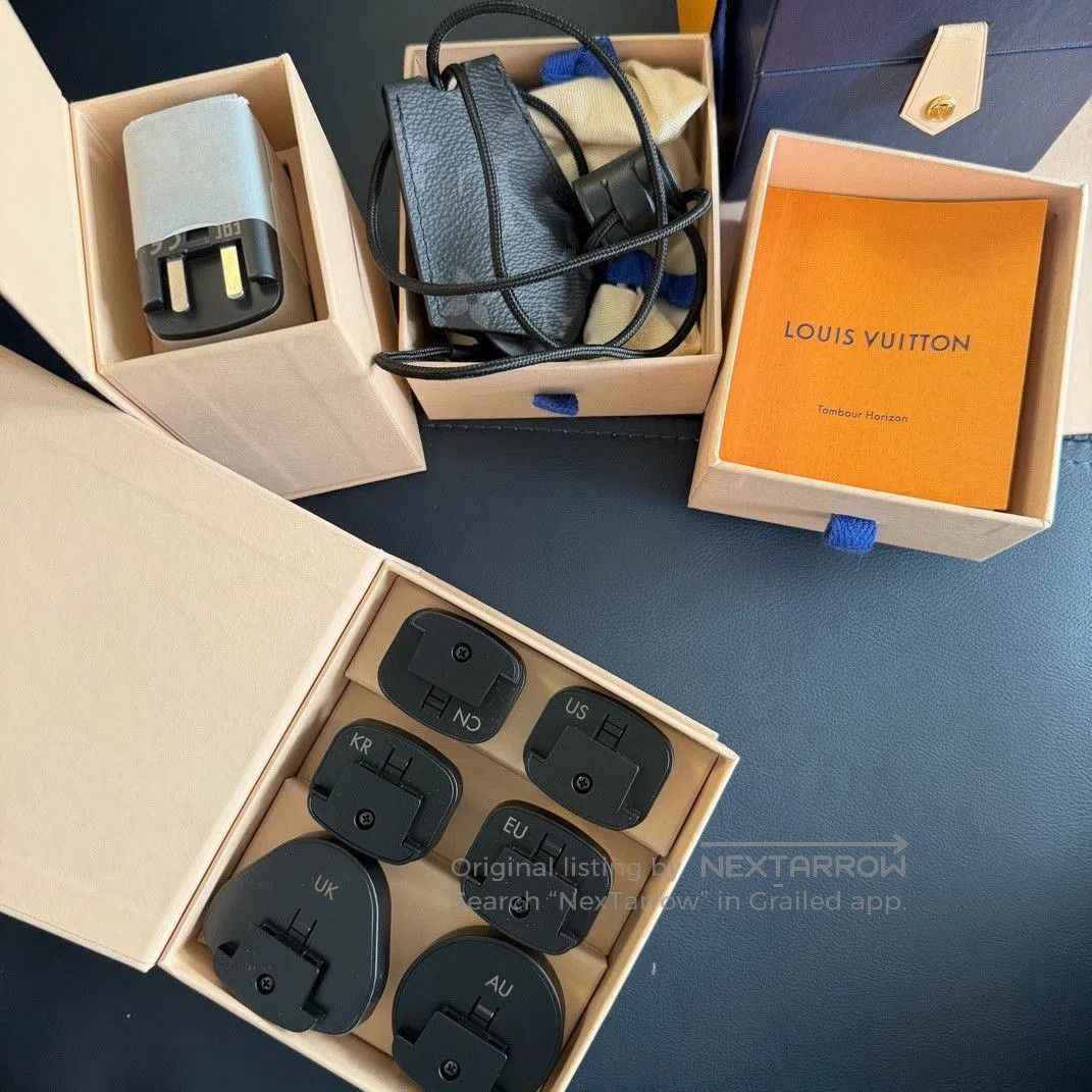 Louis Vuitton Louis Vuitton Generation 3 Smart Sports Watch. Size ONE SIZE - 3 Thumbnail
