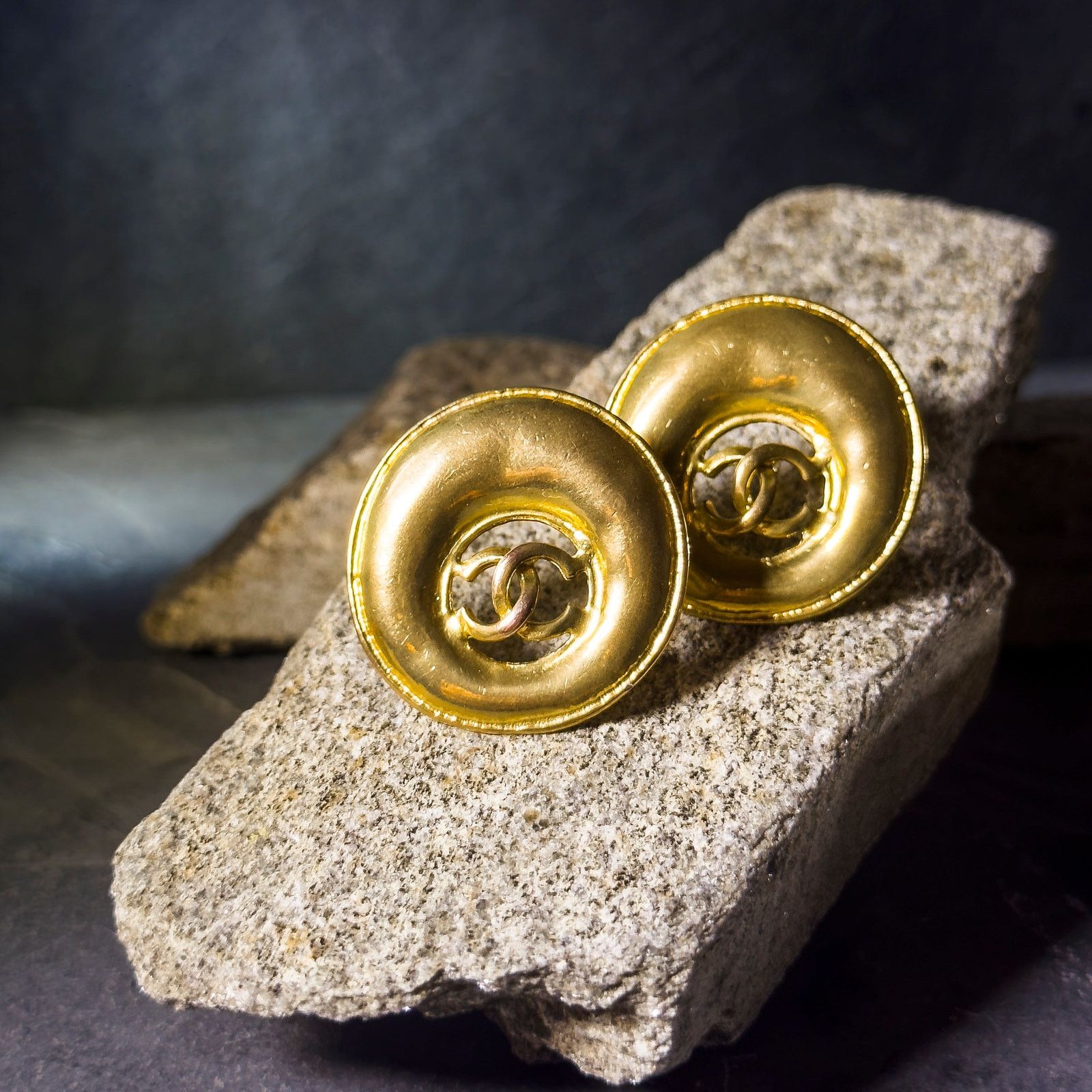 Chanel Vintage Chanel Hollow CC Button Earrings Size ONE SIZE - 1 Thumbnail
