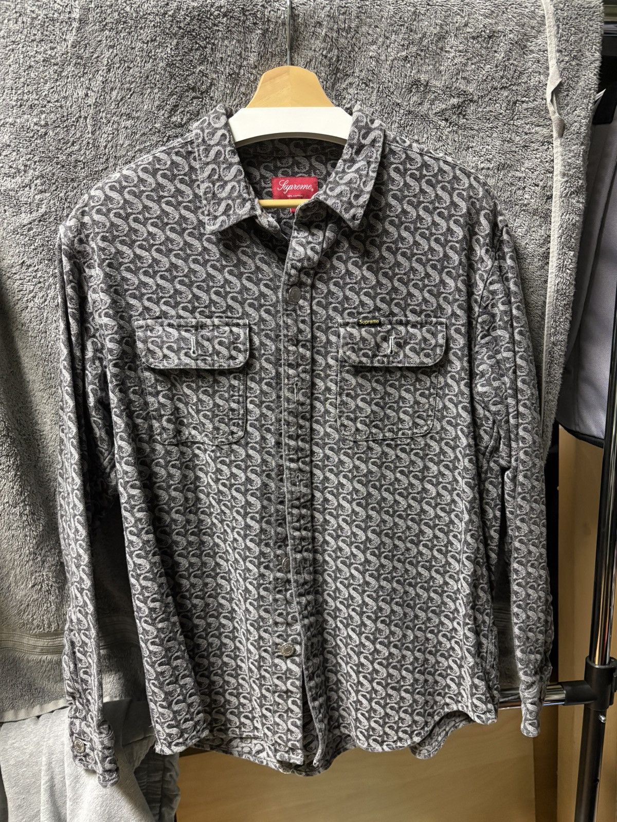 Supreme Supreme Monogram Denim Shirt 'Black' Size US L / EU 52-54 / 3 - 1 Thumbnail