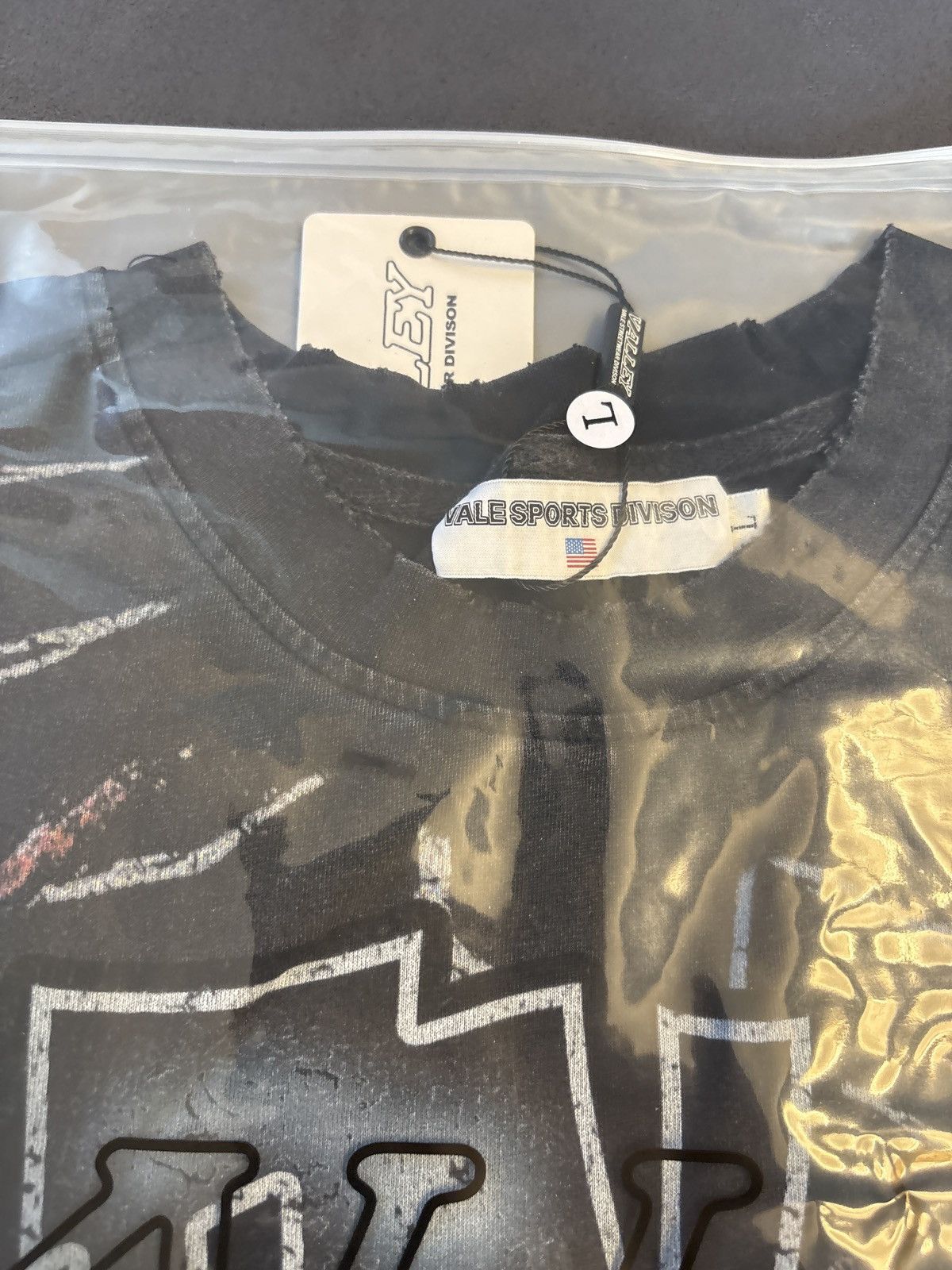 Vale Vale big widow tee valley fest Size US L / EU 52-54 / 3 - 9 Thumbnail