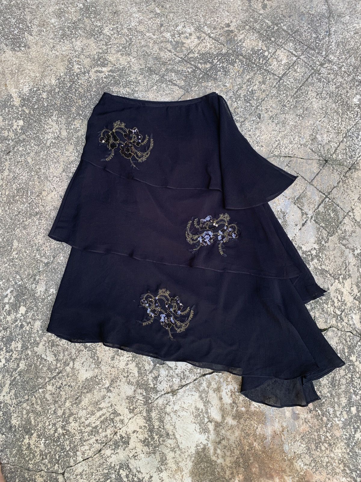 Other 2000s Luth Black Sequin Flower Asymmetrical Ruffle Skirt Size 27" / US 4 / IT 40 - 1 Thumbnail