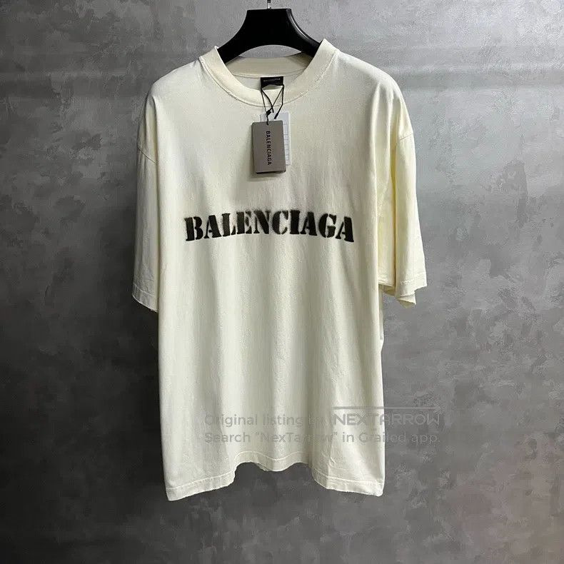 Balenciaga Balenciaga White Letter Round Neck Faded Effect Straight L Size US M / EU 48-50 / 2 - 1 Thumbnail