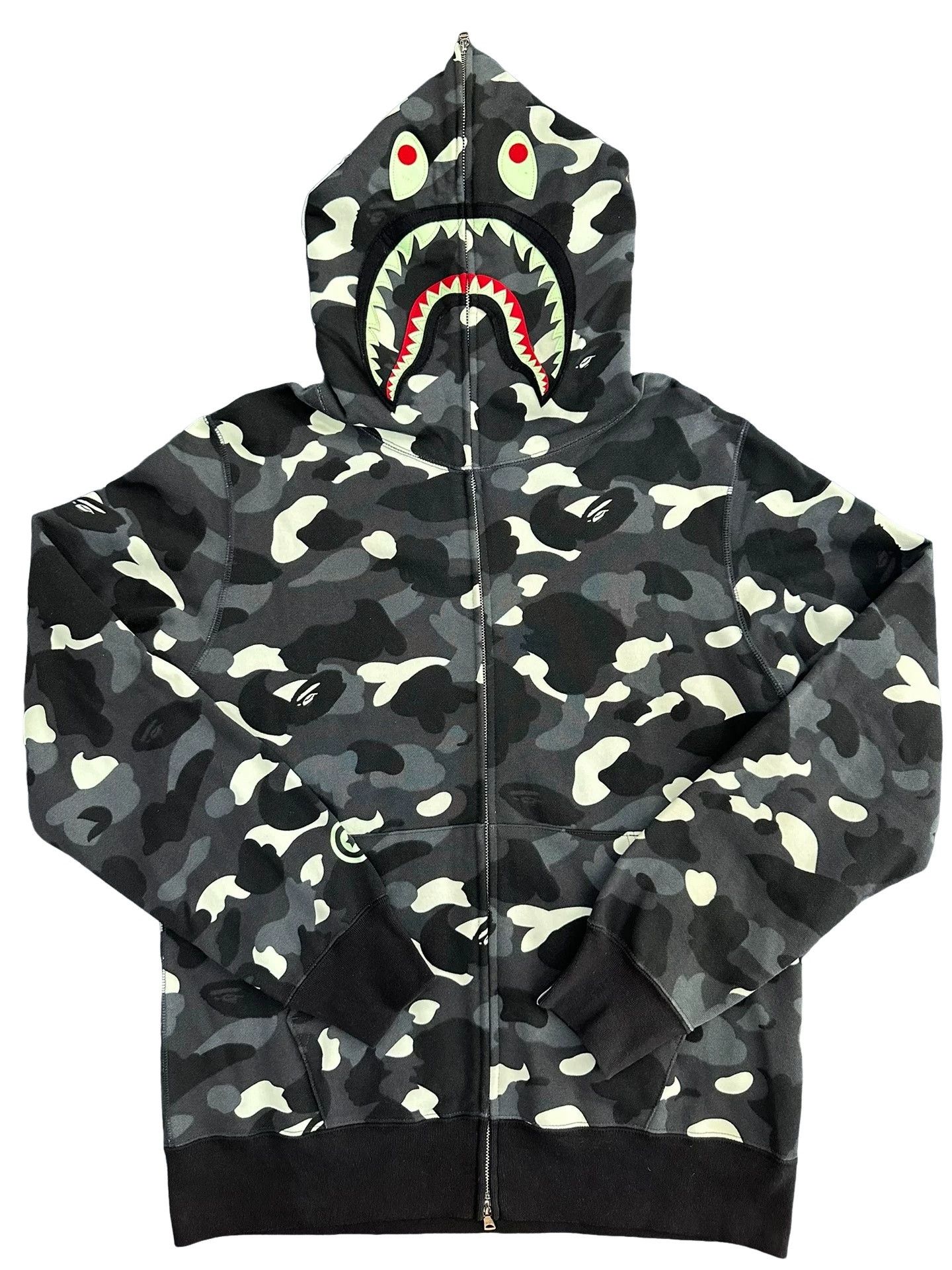 Bape A Bathing Ape Camo Shark Hoodie Size XL Size US XL / EU 56 / 4 - 1 Thumbnail