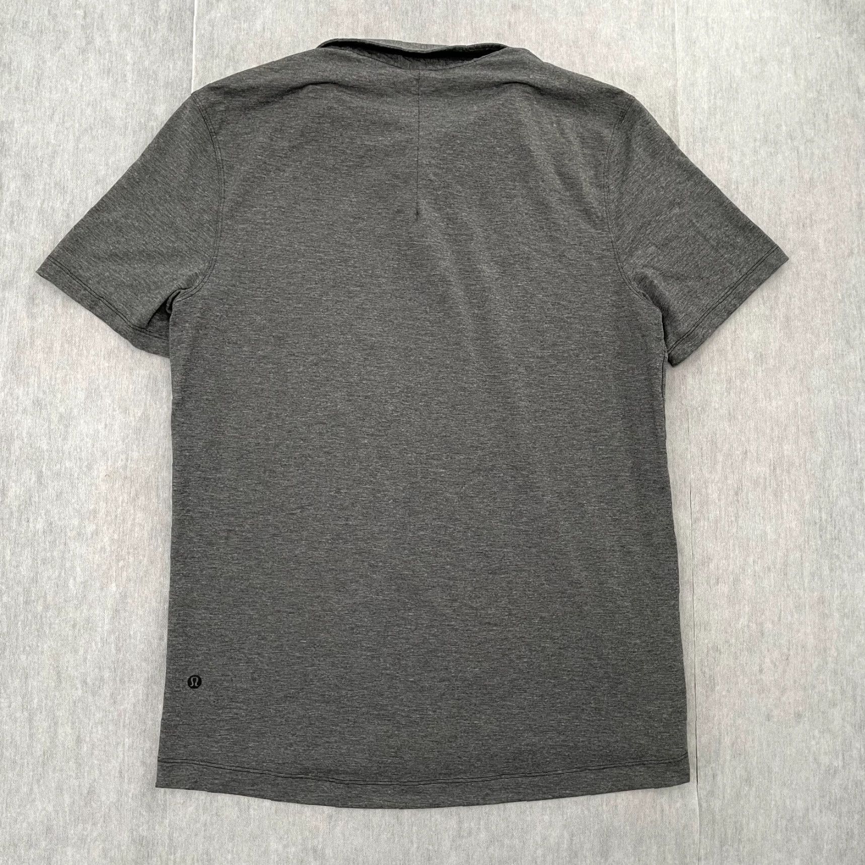 Lululemon Lululemon Tech Polo Mens Shirt Large Gray Short Sleeve Breathable Athletic Fit Size US L / EU 52-54 / 3 - 2 Thumbnail