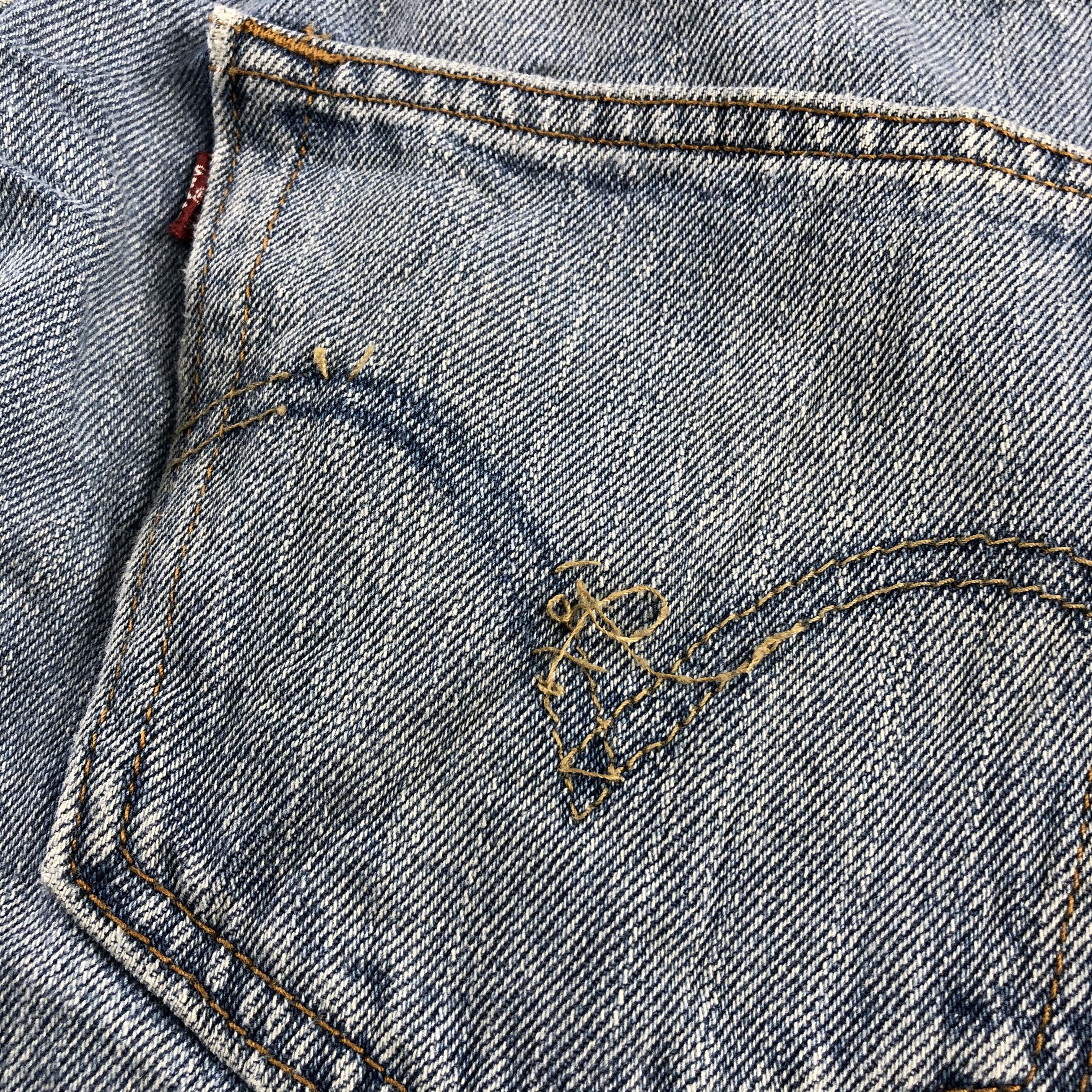 Levi's Vintage Levis 505 Jeans Faded Blue Denim KJ1120 Size US 33 - 8 Thumbnail