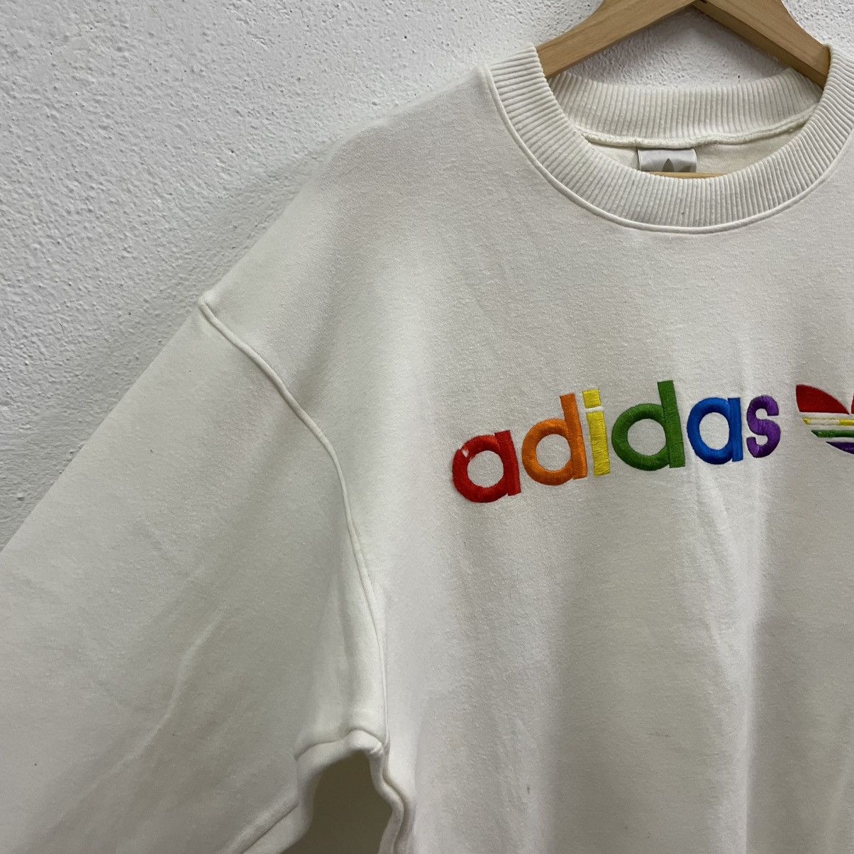 Adidas × Vintage 🔥Vintage Adidas Embroidered Multicolour Logo Sweatshirts Size US M / EU 48-50 / 2 - 6 Thumbnail