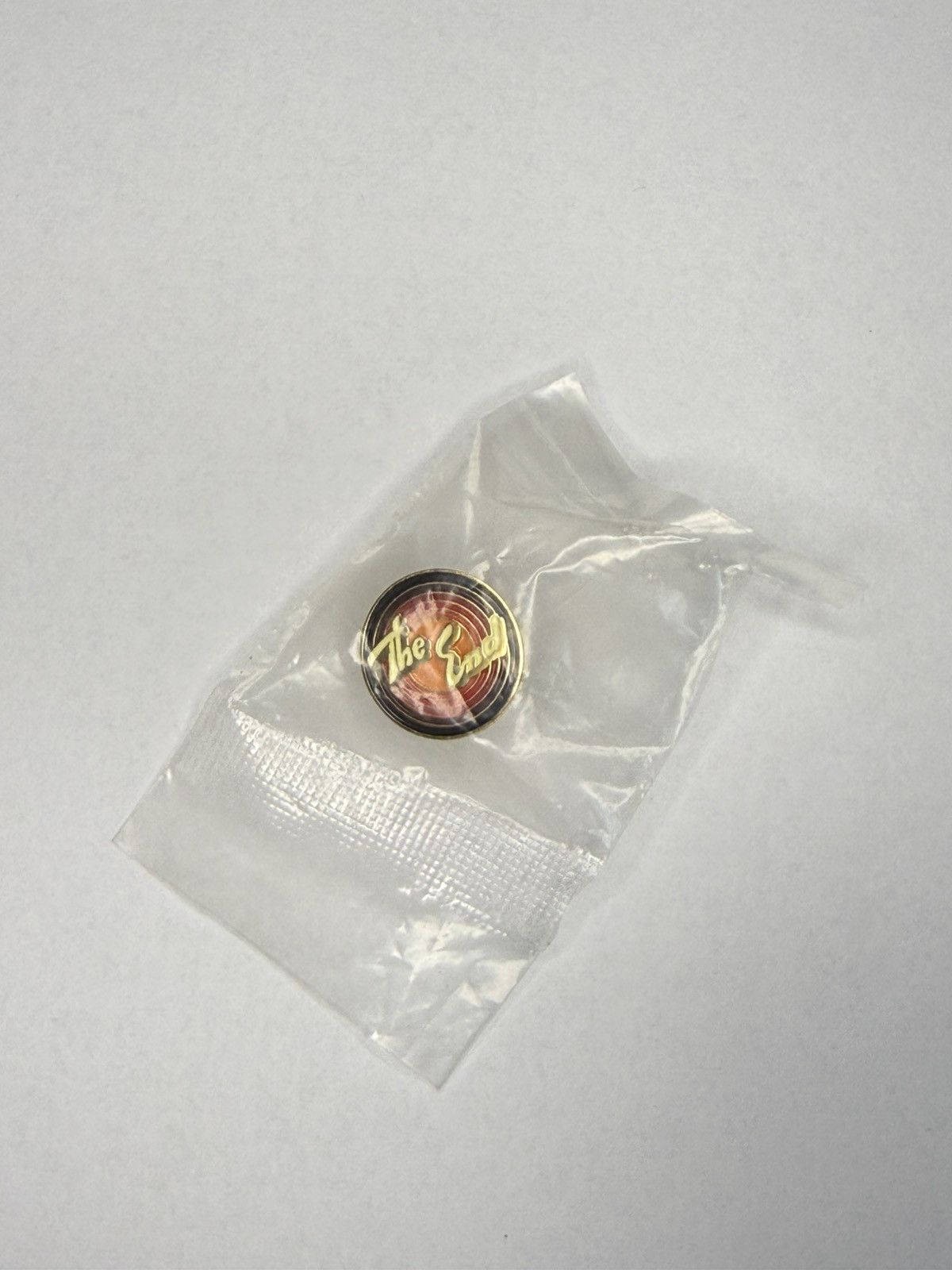 Supreme Supreme Tom & Jerry The End Pin FW16 New Size ONE SIZE - 2 Thumbnail