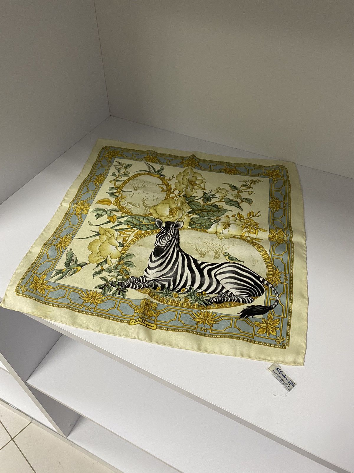 Salvatore Ferragamo × Vintage Vintage Salvatore Ferragamo Scarf Zebra Pattern Size ONE SIZE - 5 Thumbnail
