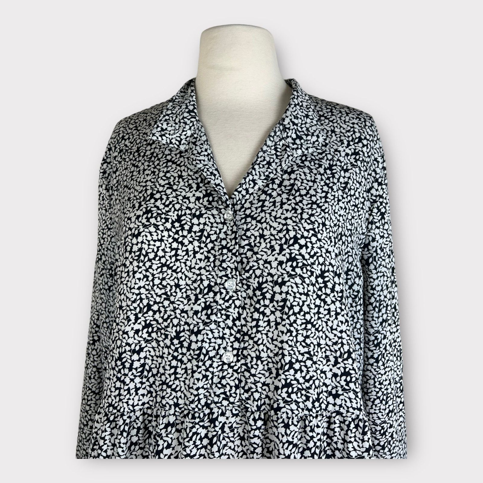 Boohoo Boohoo | Maternity Black White Floral Shirt Dress | L (12) Size L / US 10 / IT 46 - 8 Thumbnail