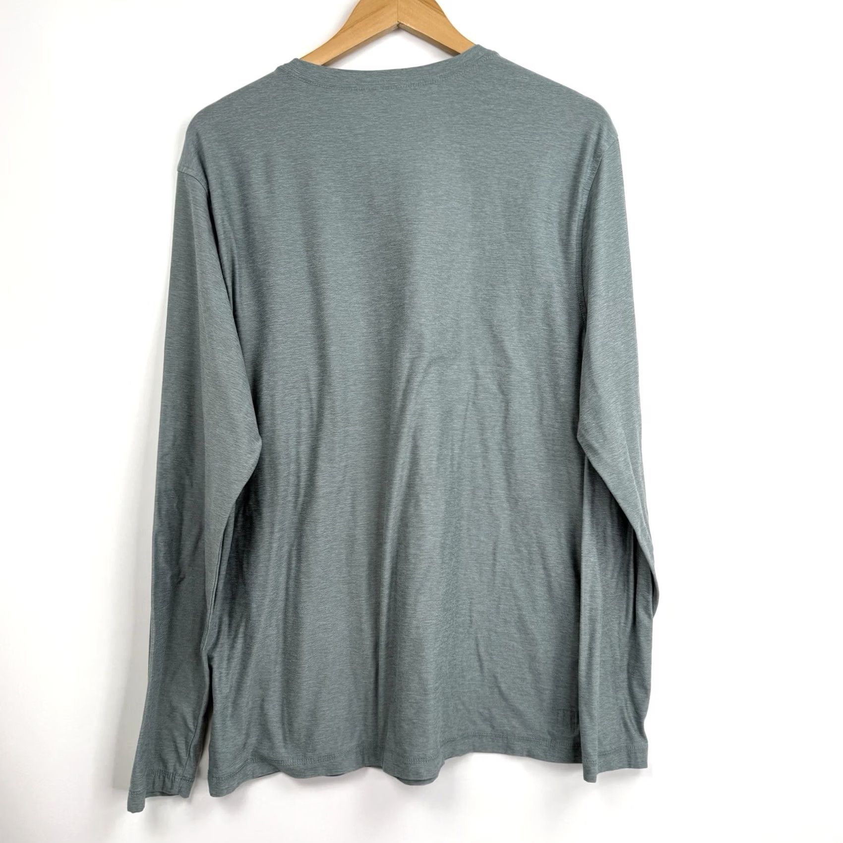 Vuori Vuori Shirt Mens XL Strato Tech Green Lightweight Performance Gym Crew Neck Pullover T-Shirt Size US XL / EU 56 / 4 - 8 Thumbnail