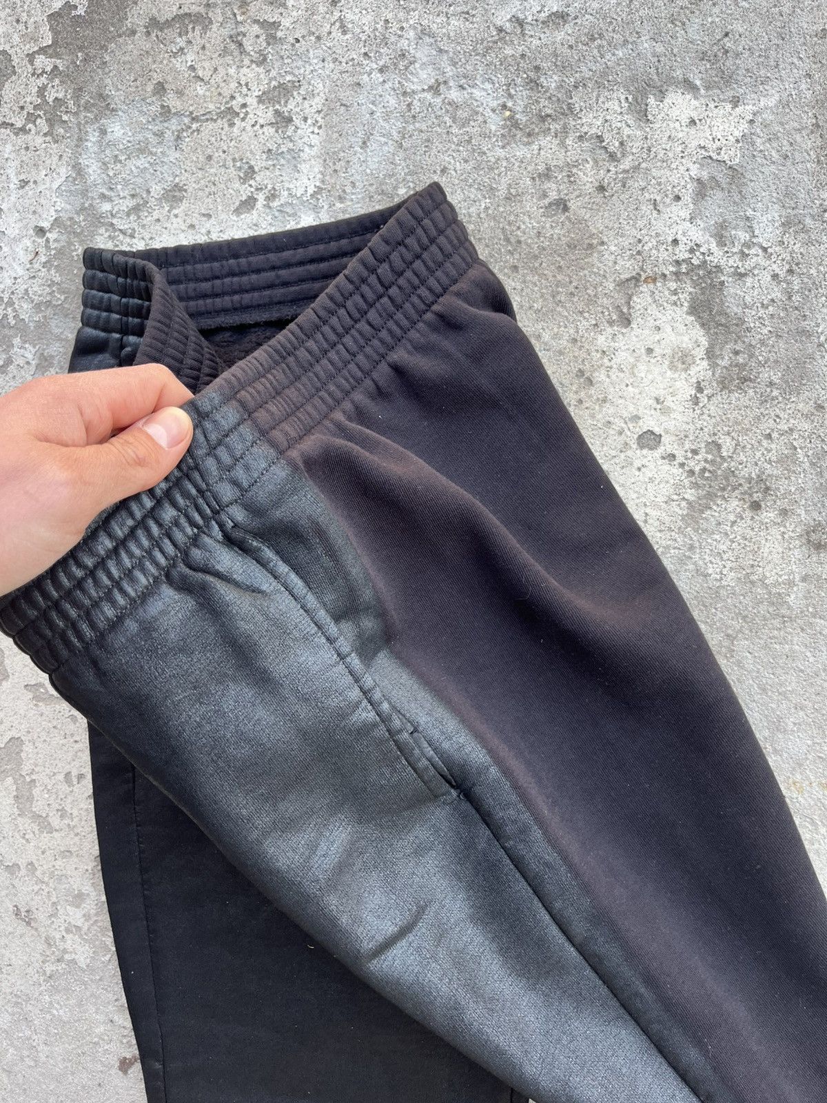 Maison Margiela FW14 Maison Margiela MM6 Painted Sweatpants Pants Y2K Size 27" / US 4 / IT 40 - 12 Thumbnail