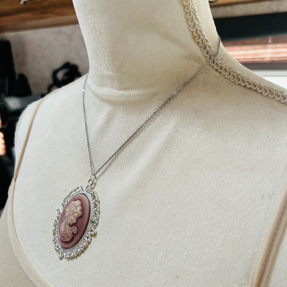 Handmade Handcrafted dark rose opalescent Victorian lady necklace Size ONE SIZE - 4 Thumbnail