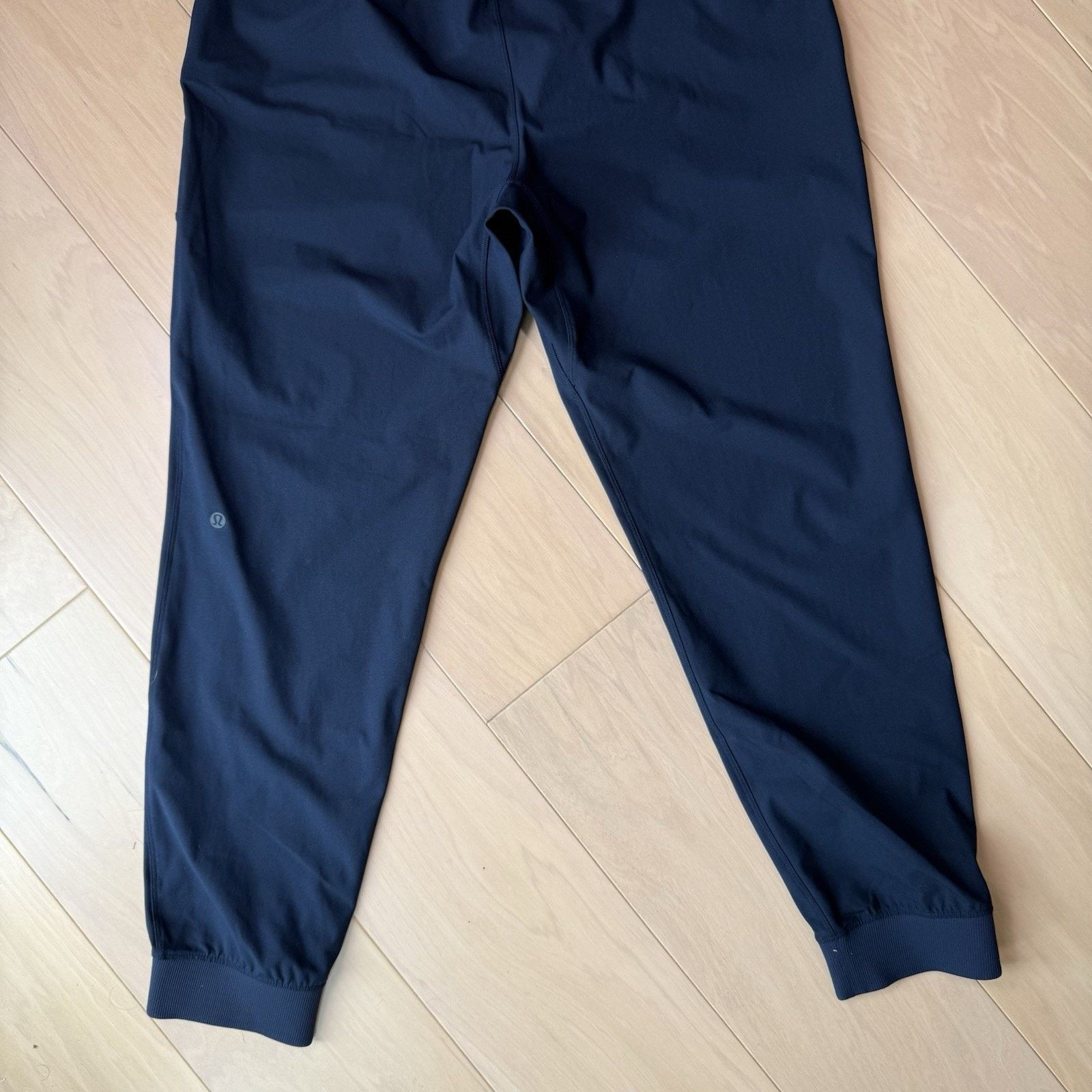 Lululemon Lululemon ABC Jogger Pants Large Navy Sweatpants Loungewear Size US 31 - 10 Thumbnail