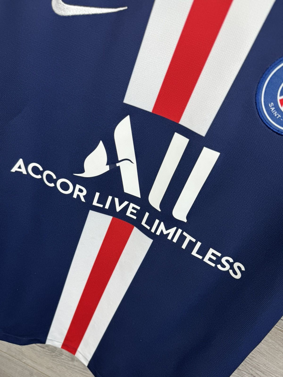 Nike NIKE PSG PARIS SOCCER JERSEY Y2K DRILL STYLE SIZE M Size US M / EU 48-50 / 2 - 7 Thumbnail